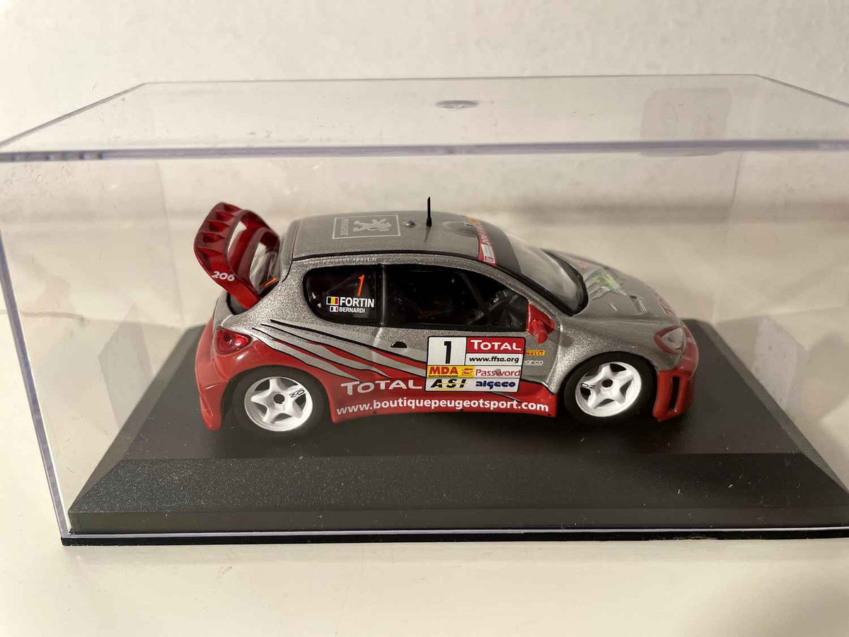 Peugeot 206 WRC szara i czerwona numer 1 - Mistrz Francji w rajdach 2005