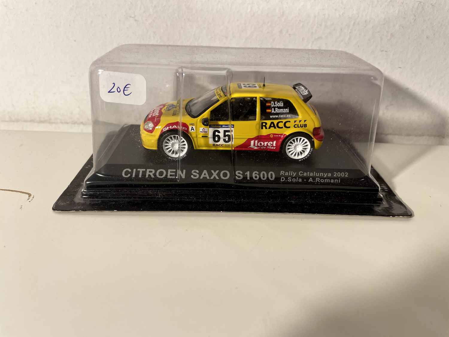 Citroën Saxo S1600 giel a rout nummer 65 - Rallye vu Katalounie 2002