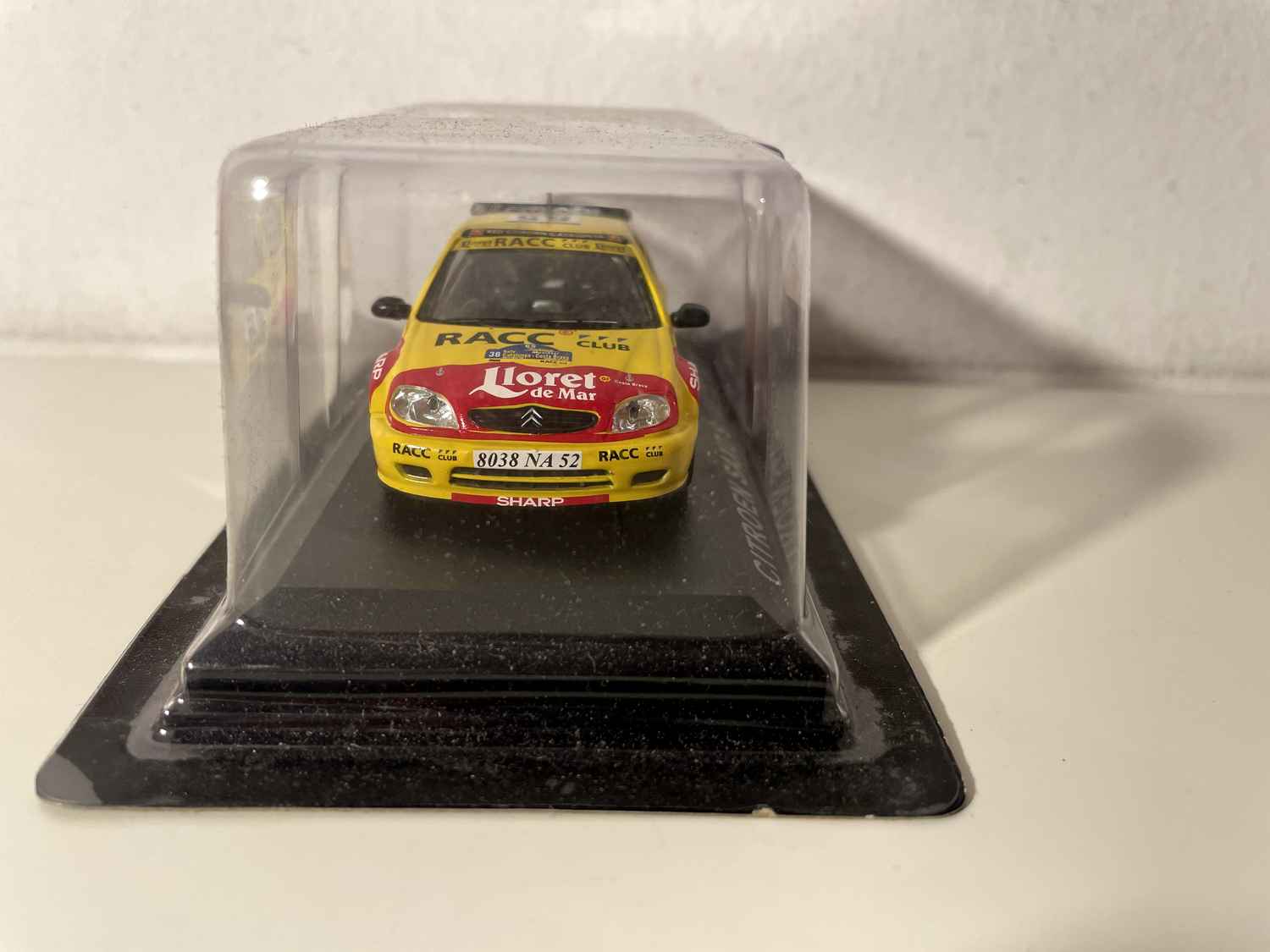 Citroën Saxo S1600 giel a rout nummer 65 - Rallye vu Katalounie 2002
