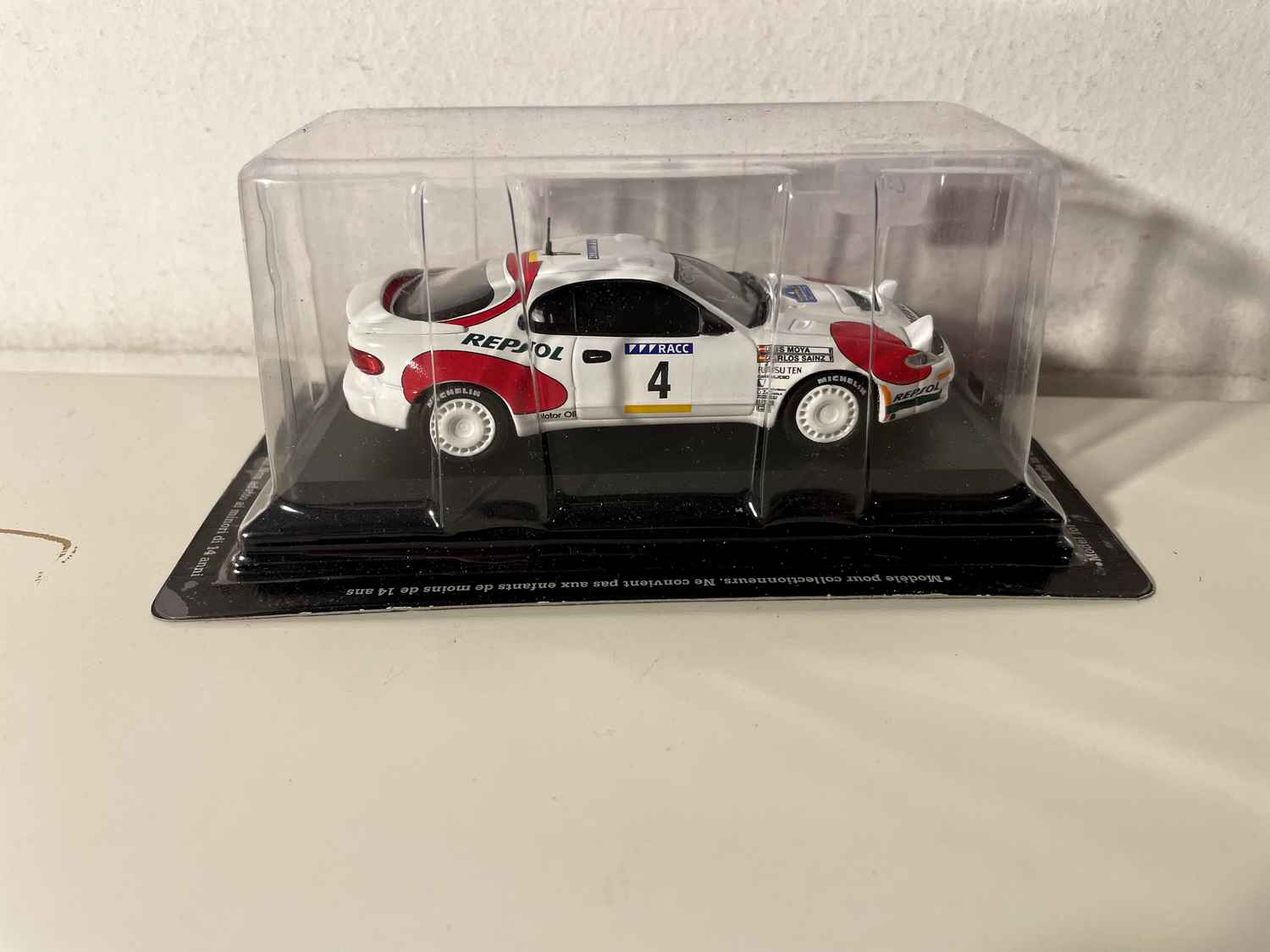 Toyota Celica Turbo 4WD wit en rood nummer 4 - Rally van Catalonië 1992