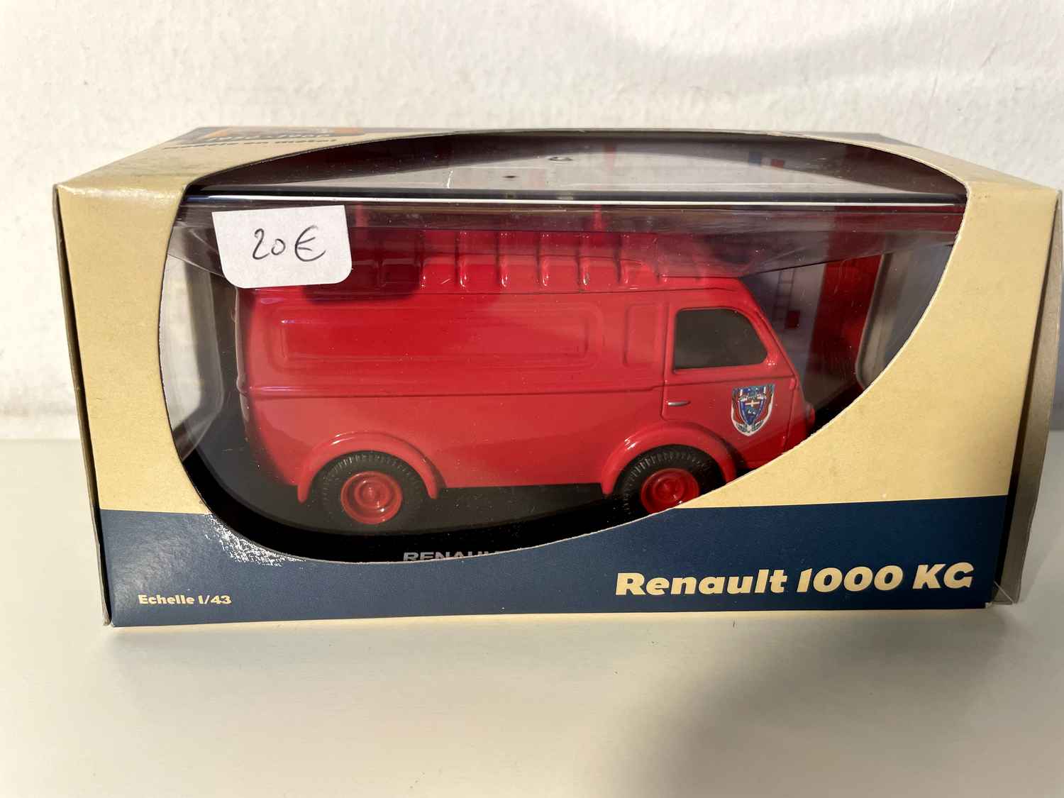 Renault 1000 kg czerwony FIREFIGHTERS (małe francuskie pojazdy użytkowe)