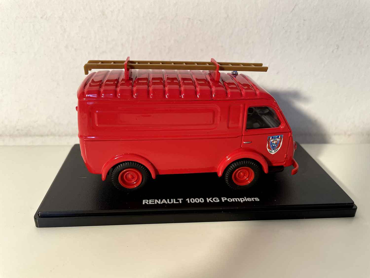 Renault 1000 kg czerwony FIREFIGHTERS (małe francuskie pojazdy użytkowe)