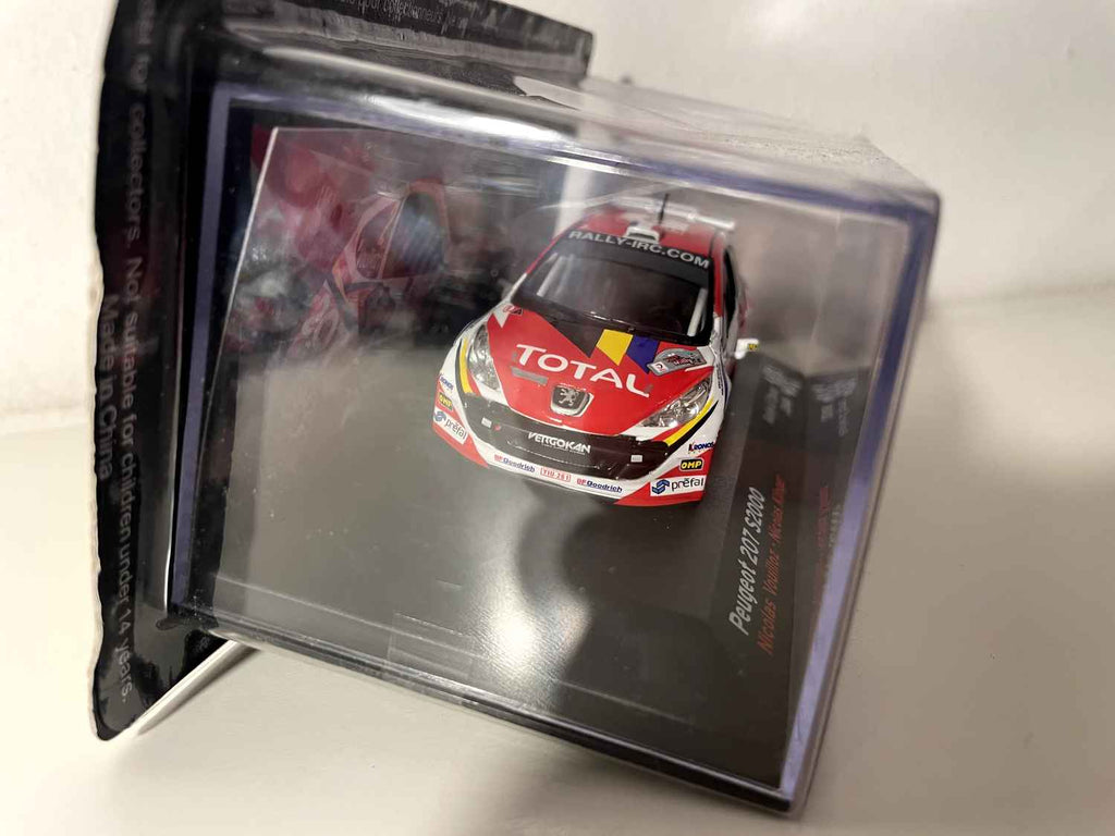 Peugeot 207 S2000 w kolorze czerwonym i białym numer 2 - Rajd Ypres 2008