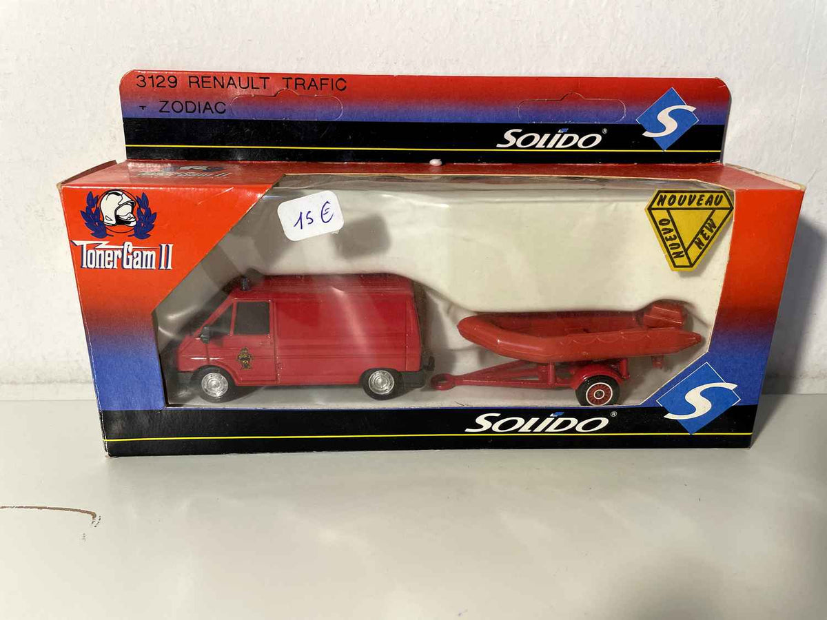 Renault Trafic et zodiac rouges POMPIERS (Solido référence 3129)