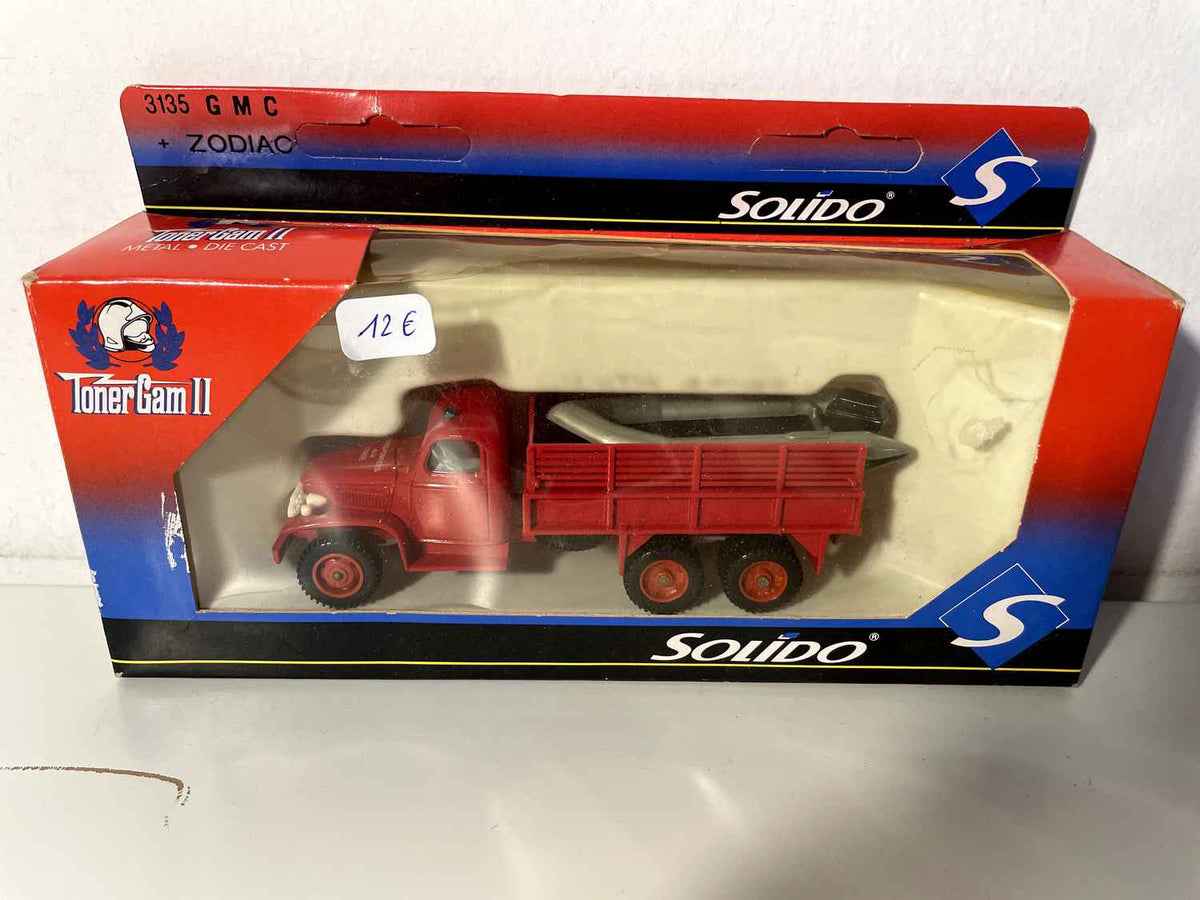GMC with Zodiac FIREFIGHTERS (Solido reference 3135)