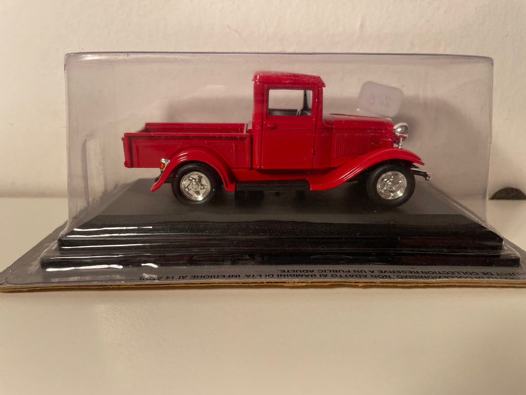Rode Ford pick-up uit 1934 (Amerikaanse auto)
