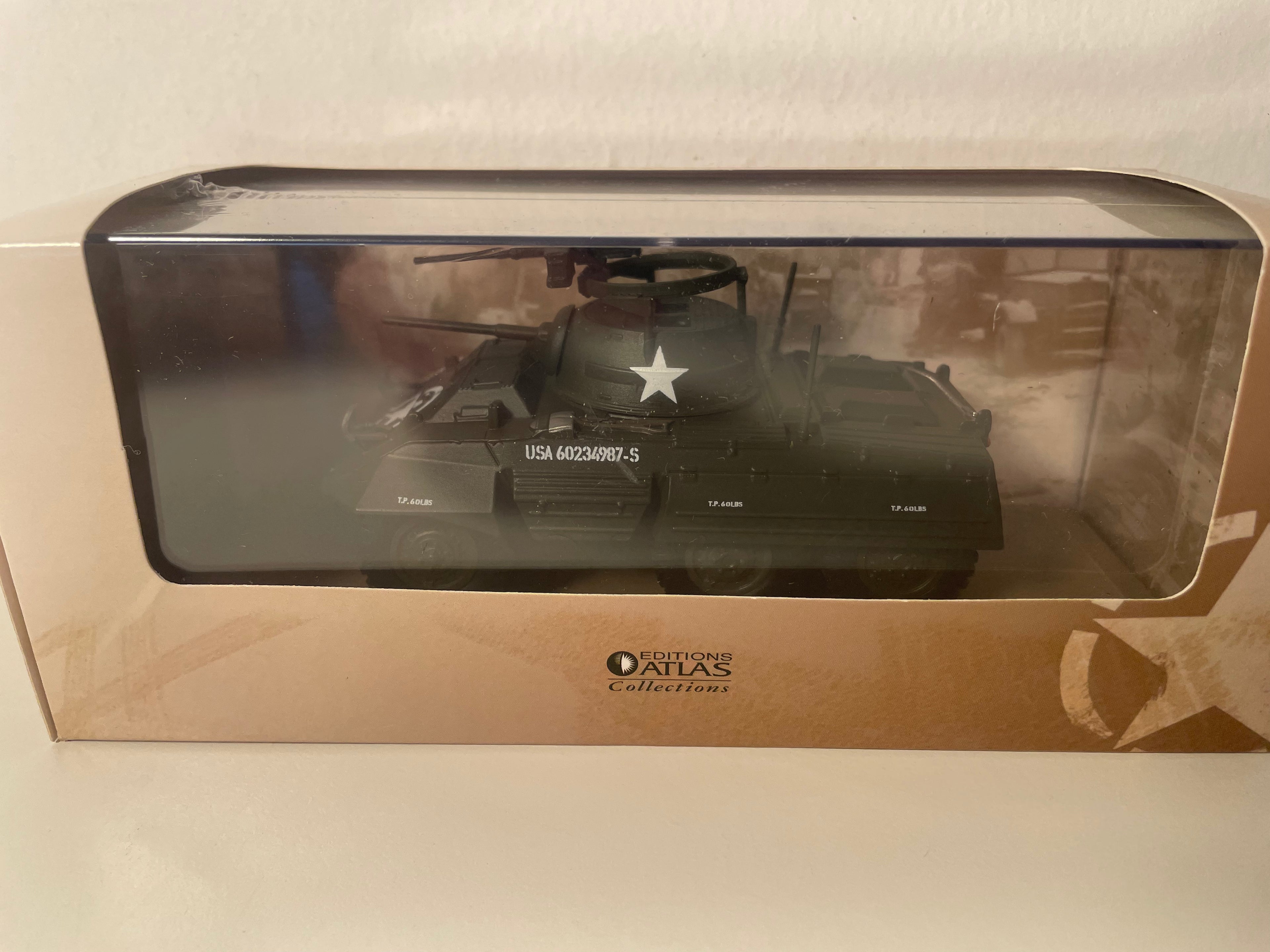 Veículo militar Carro blindado M8 (cisterna) - Atlas