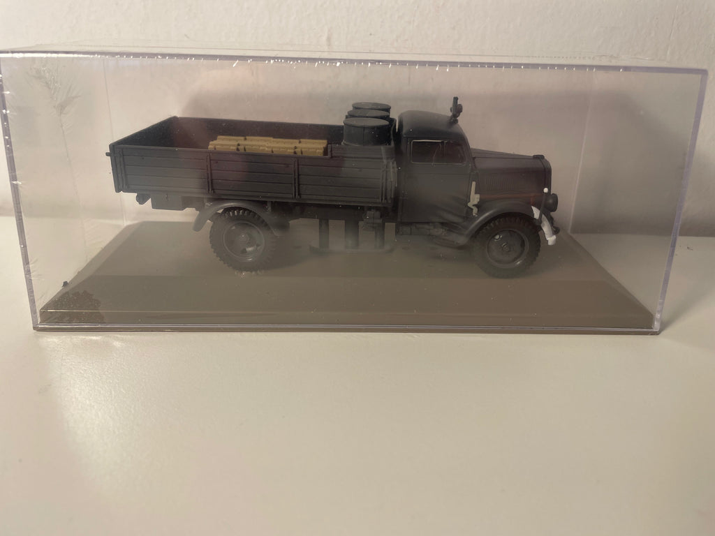 Militair voertuig vrachtwagen Kfz 305