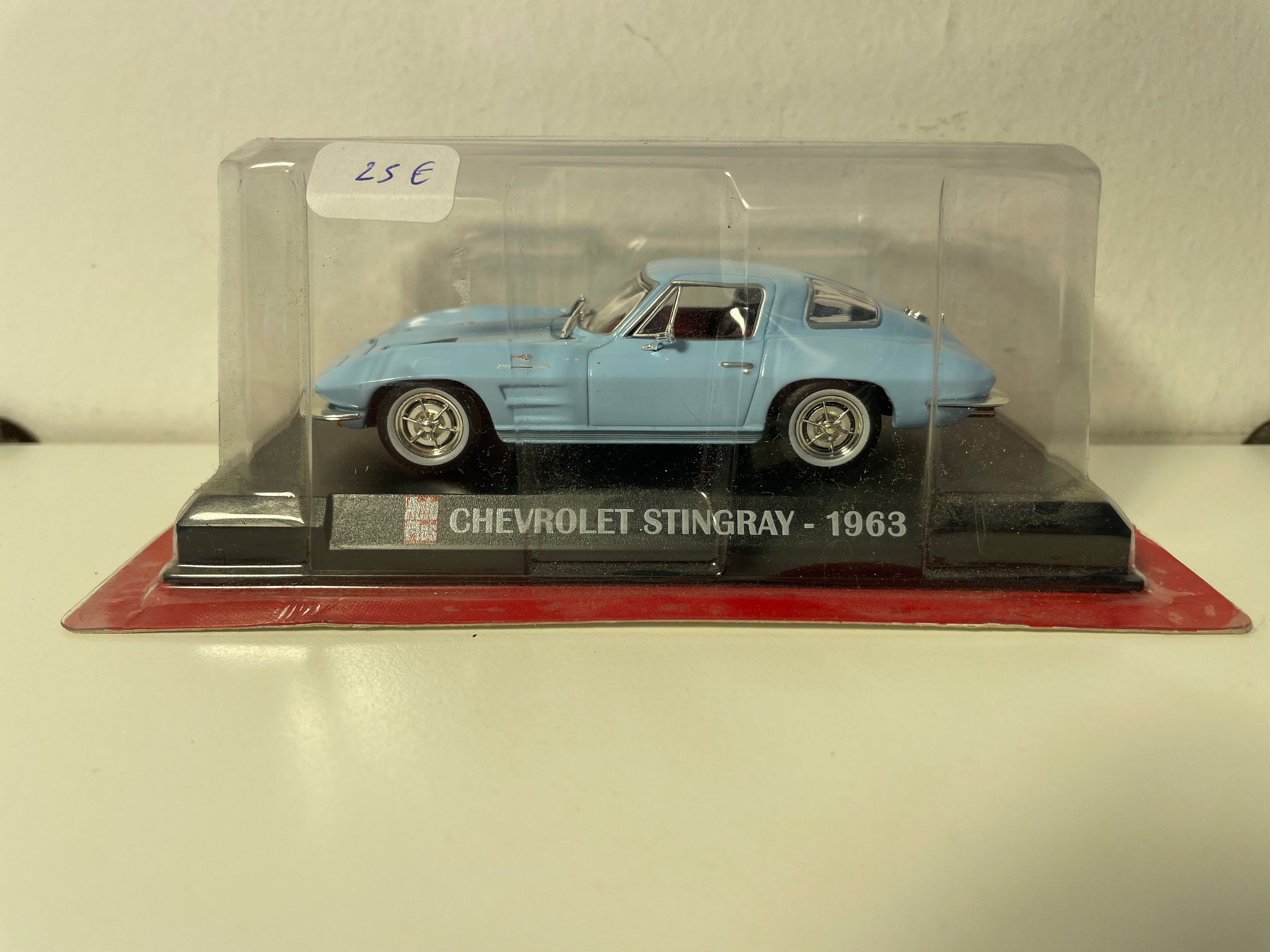 Chevrolet Stingray Azul Claro de 1963 - Auto Plus (Carro Americano)