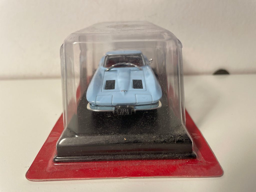 Chevrolet Stingray bleue pâle de 1963 - Auto Plus (voiture américaine)