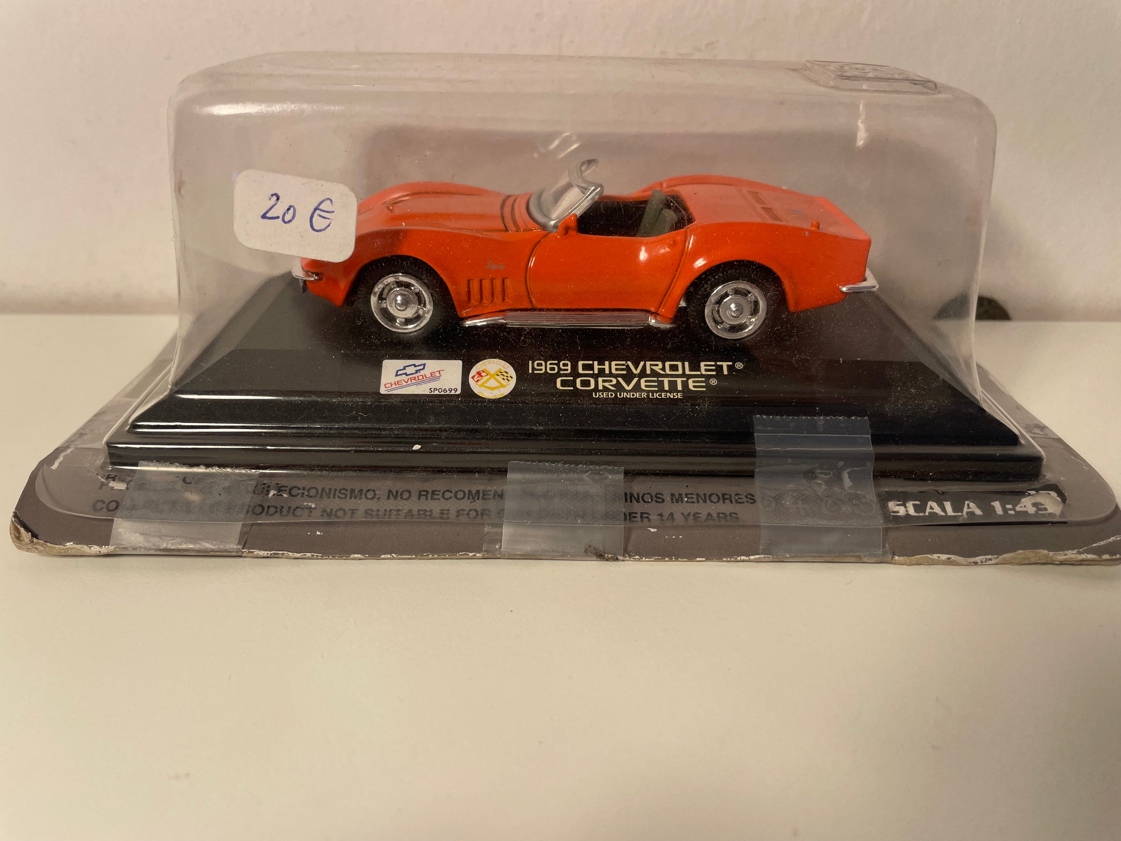Chevrolet Corvette arancione del 1969 (auto americana)