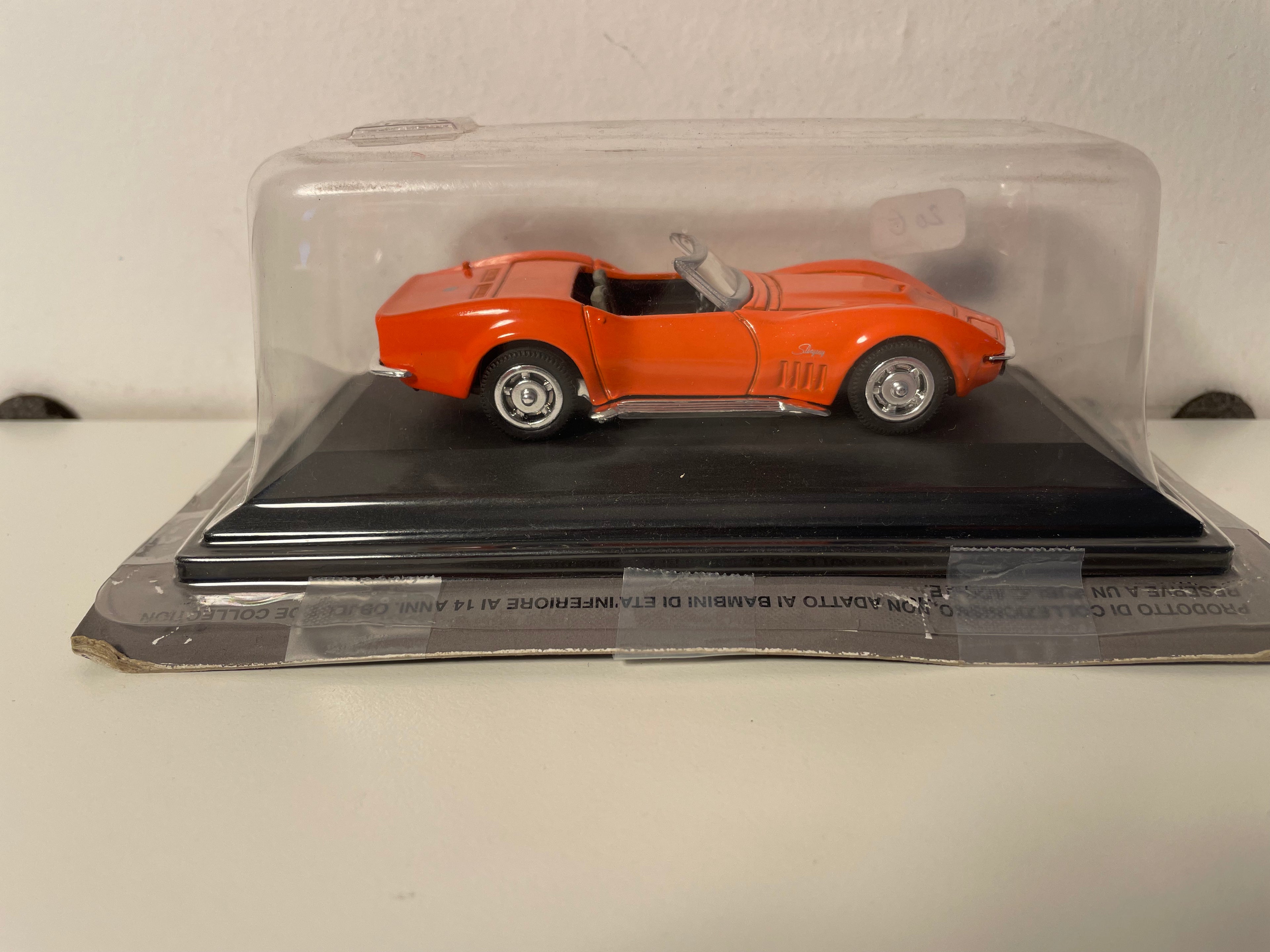 Chevrolet Corvette arancione del 1969 (auto americana)
