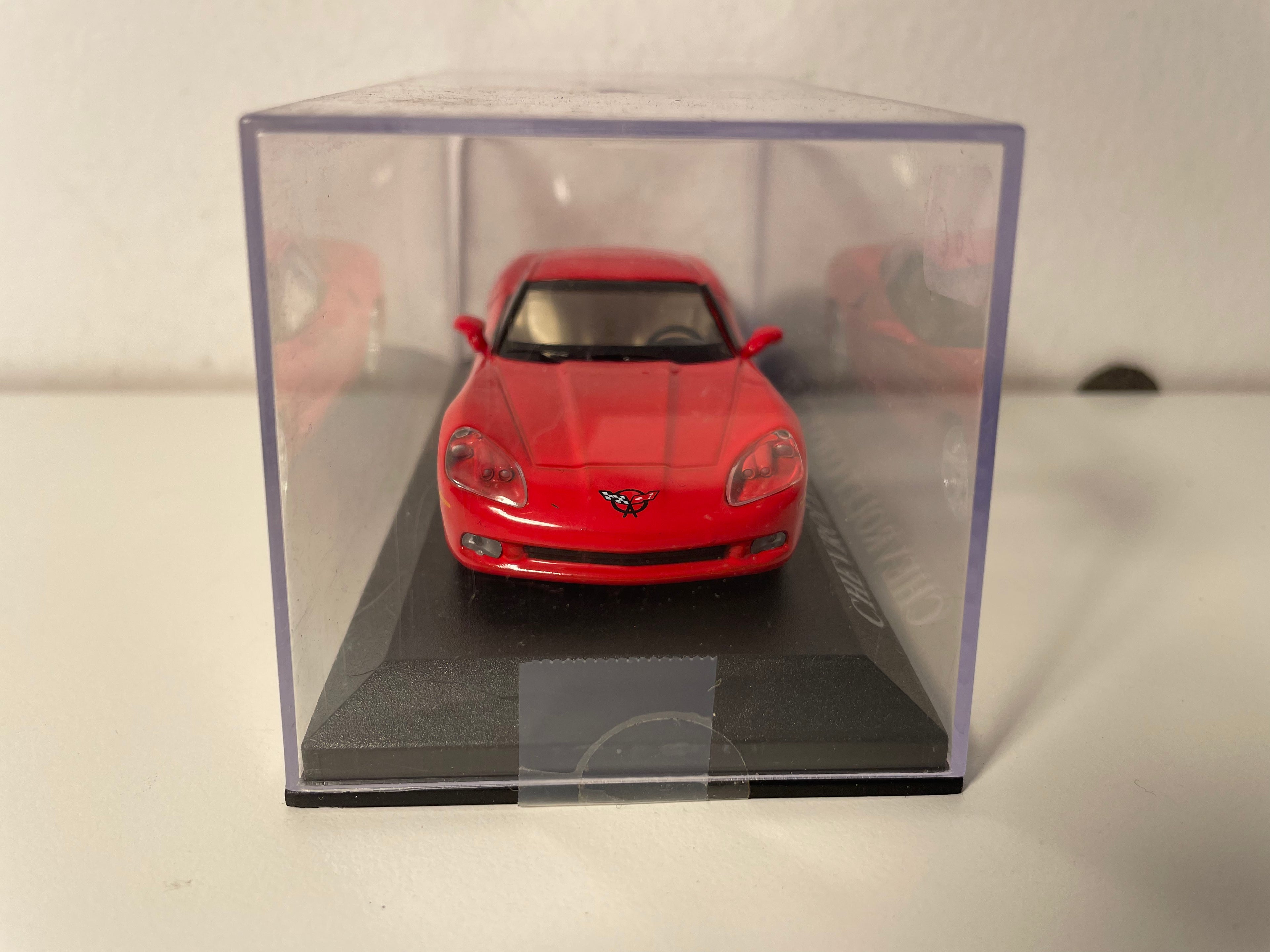 Red Chevrolet Corvette Z51 (American car)