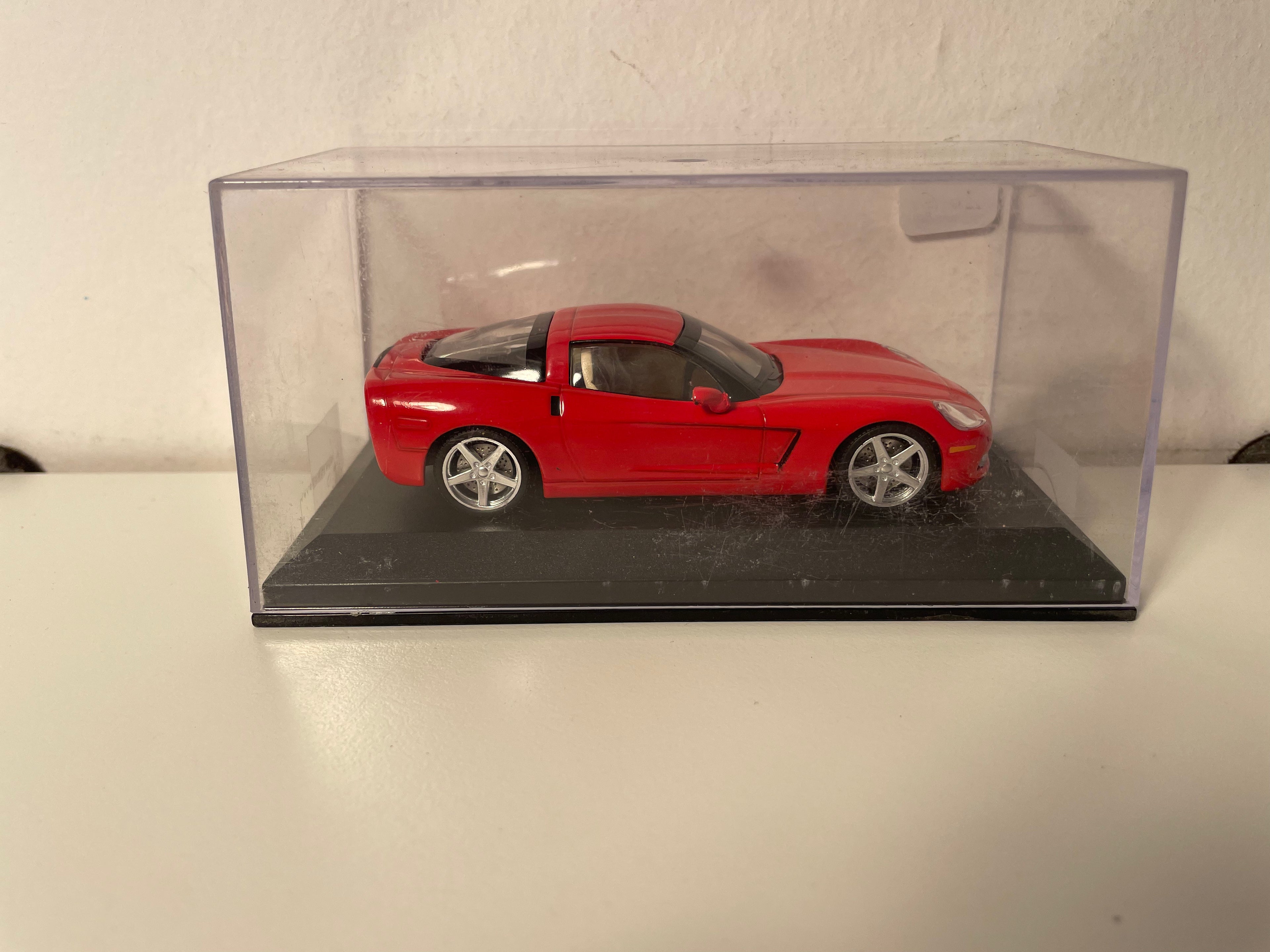 Red Chevrolet Corvette Z51 (American car)