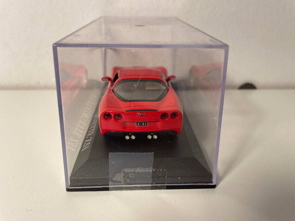 Red Chevrolet Corvette Z51 (American car)