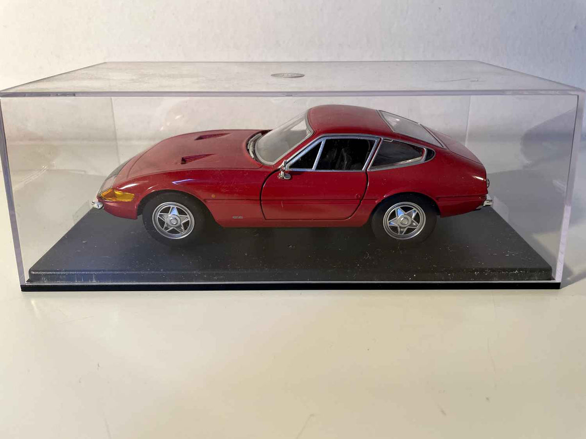 Ferrari 365 GTB4 rouge de 1968 - BURAGO (échelle: 1/24ème)