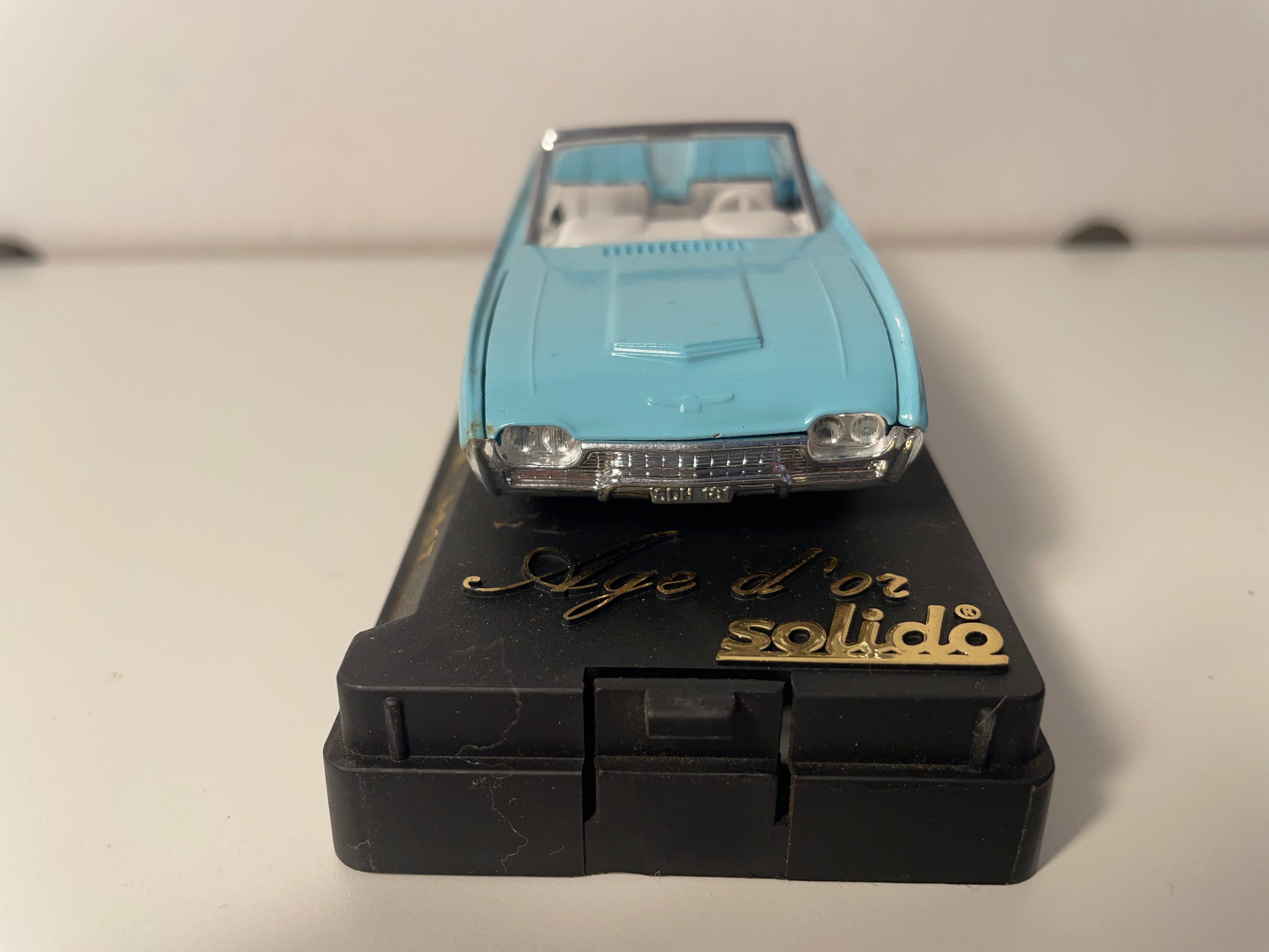 Ford Thunderbird G SPORT azul claro (coche americano) (Referencia Solido 4517)