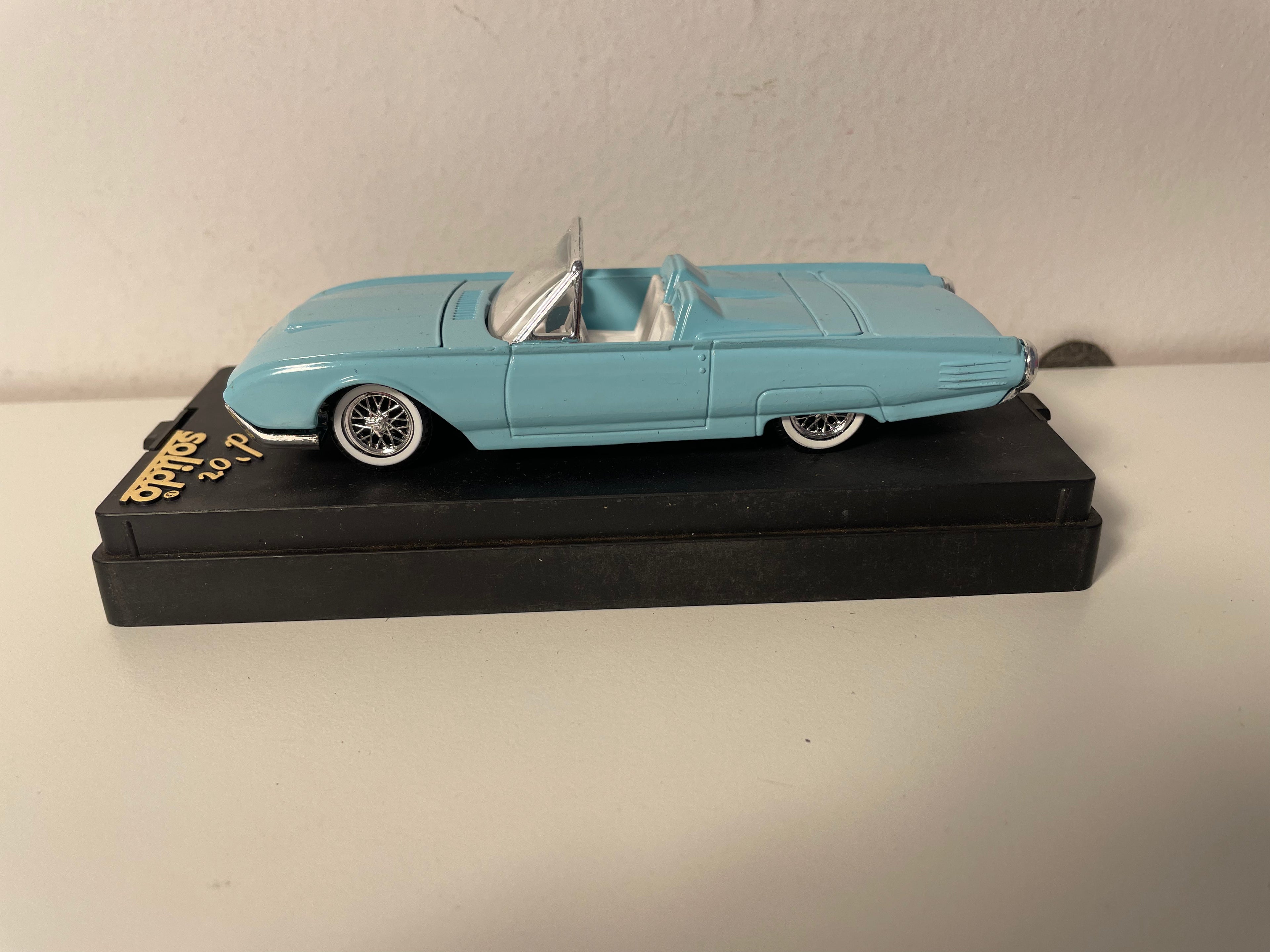 Ford Thunderbird G SPORT azul claro (coche americano) (Referencia Solido 4517)
