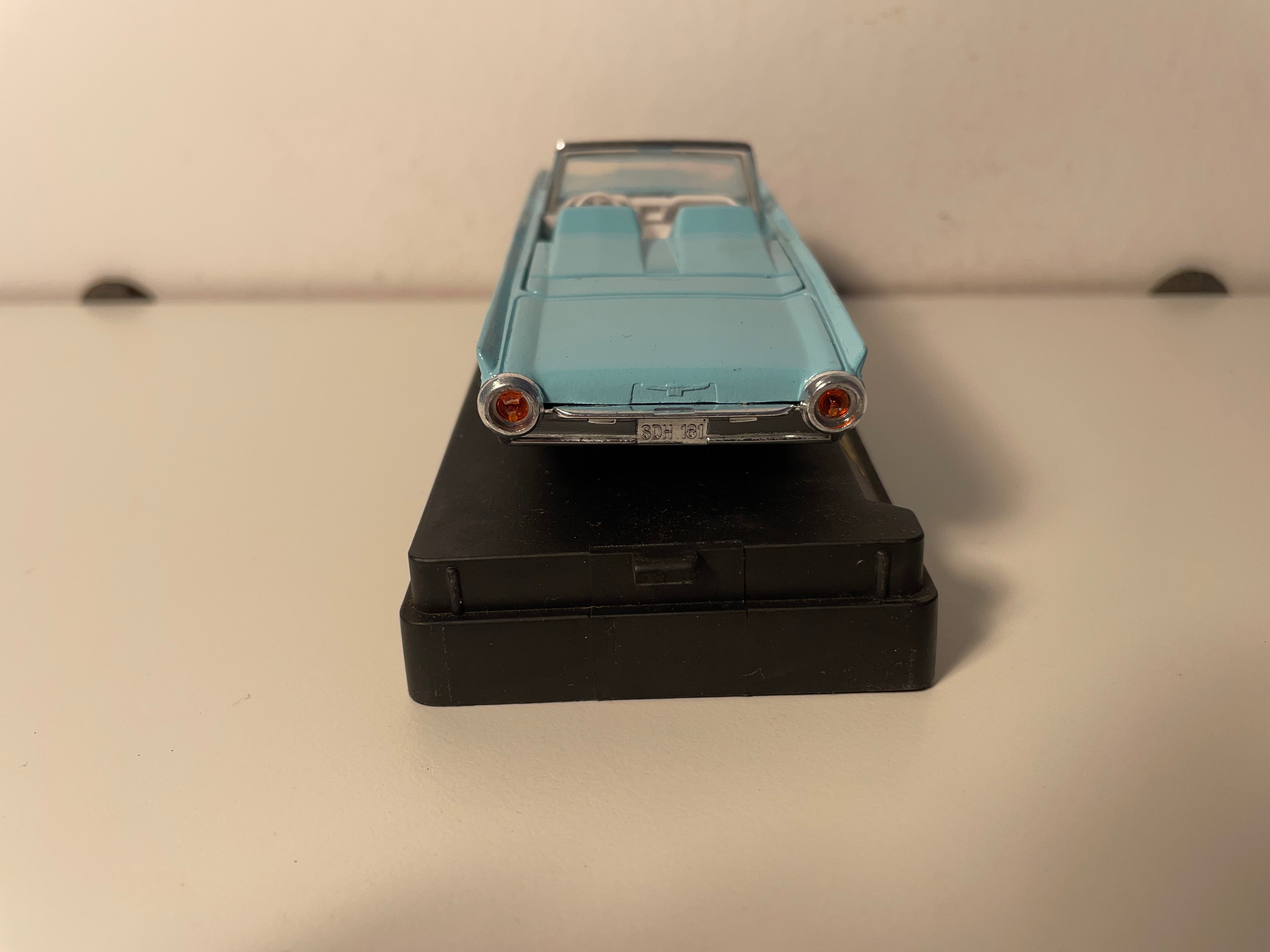 Ford Thunderbird G SPORT azul claro (coche americano) (Referencia Solido 4517)