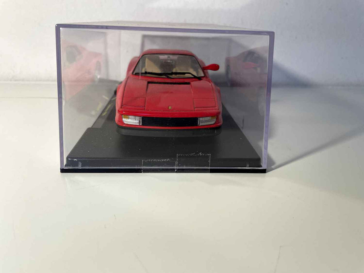 Roter Ferrari Testarossa von 1984 - BURAGO (Maßstab: 1/24)