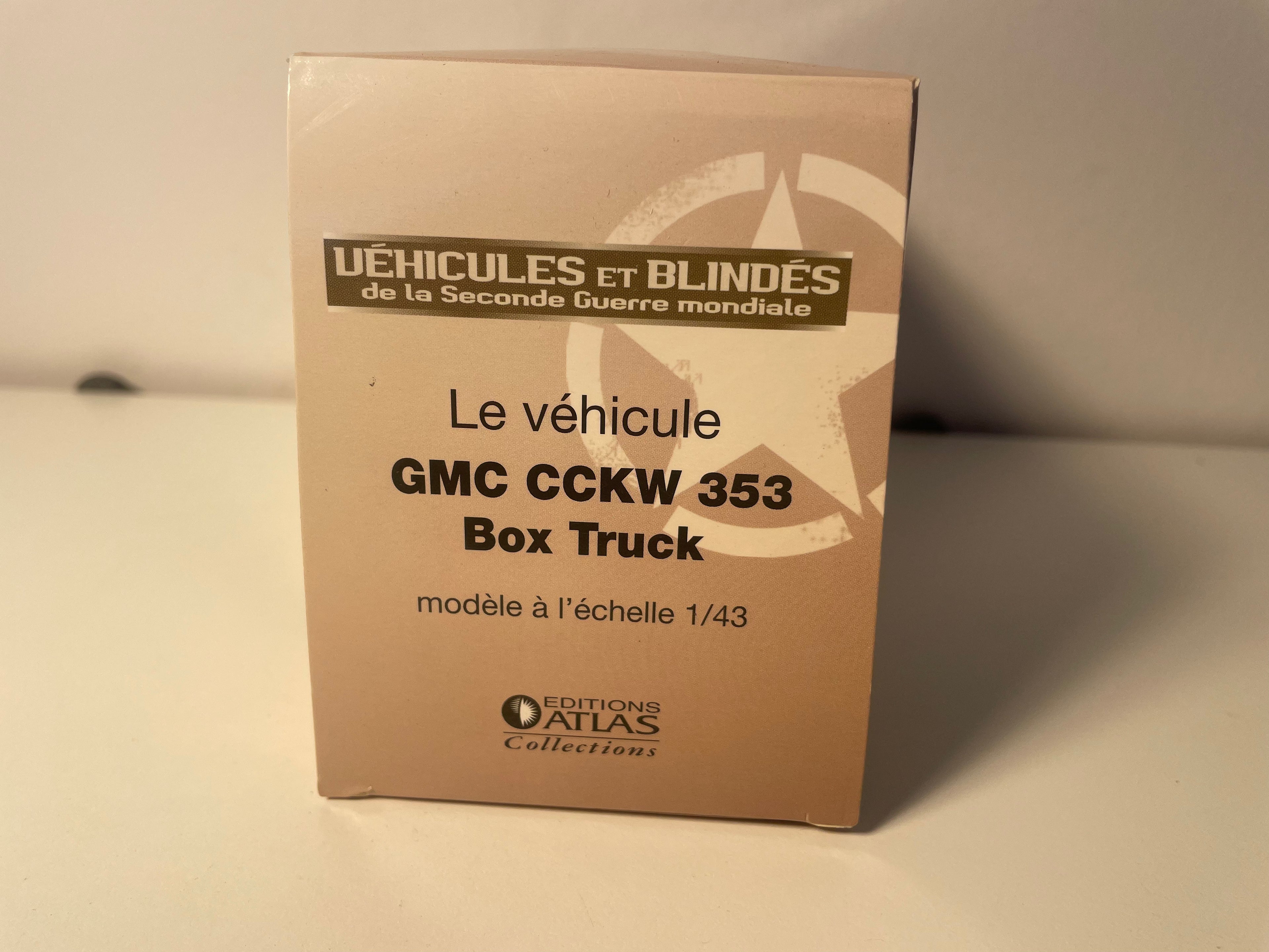 Véhicule militaire GMC CCKW 353 Box Truck