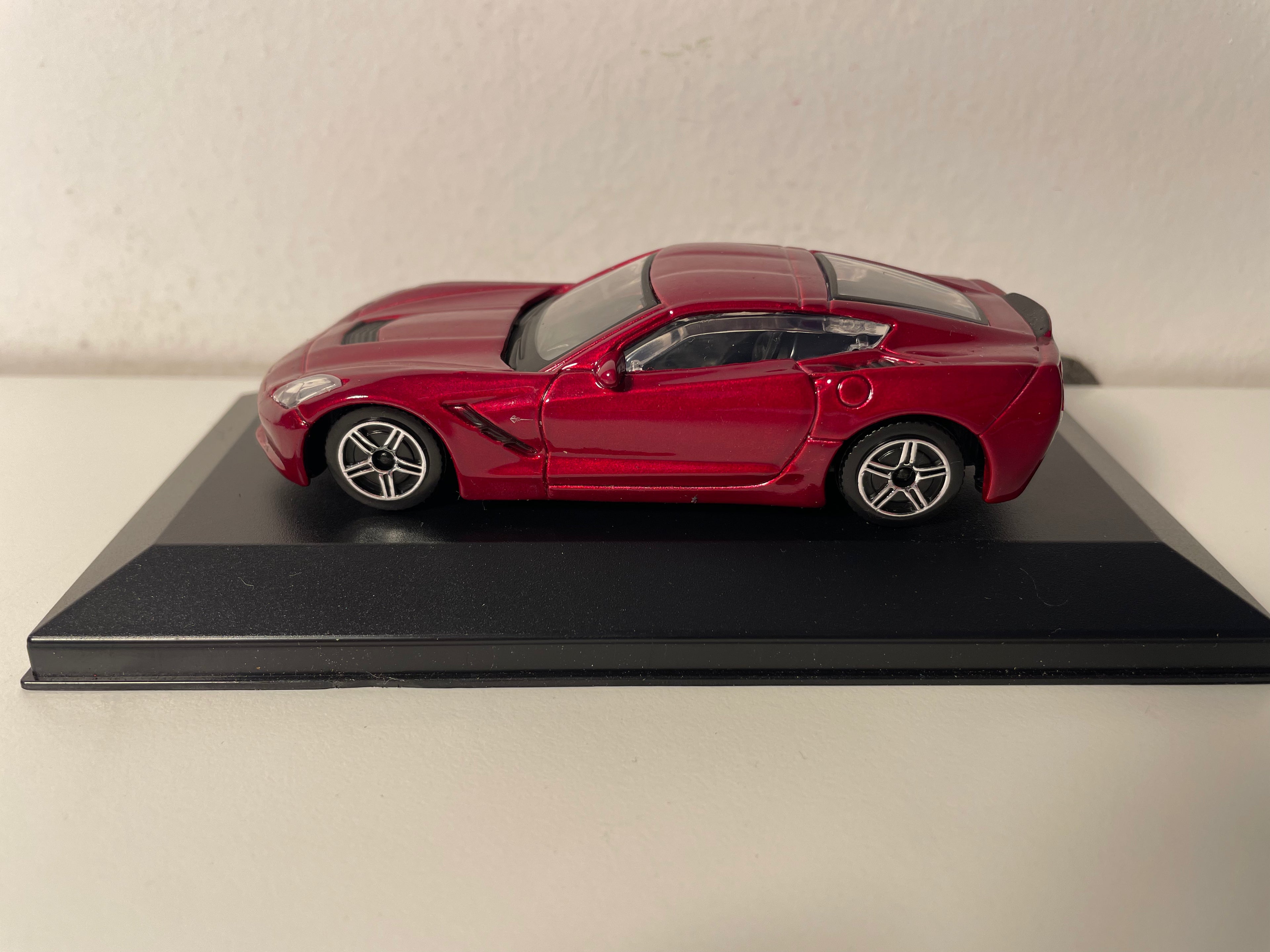 Corvette Stingray bordeaux de 2014 (carro americano) - caixa de plexiglass
