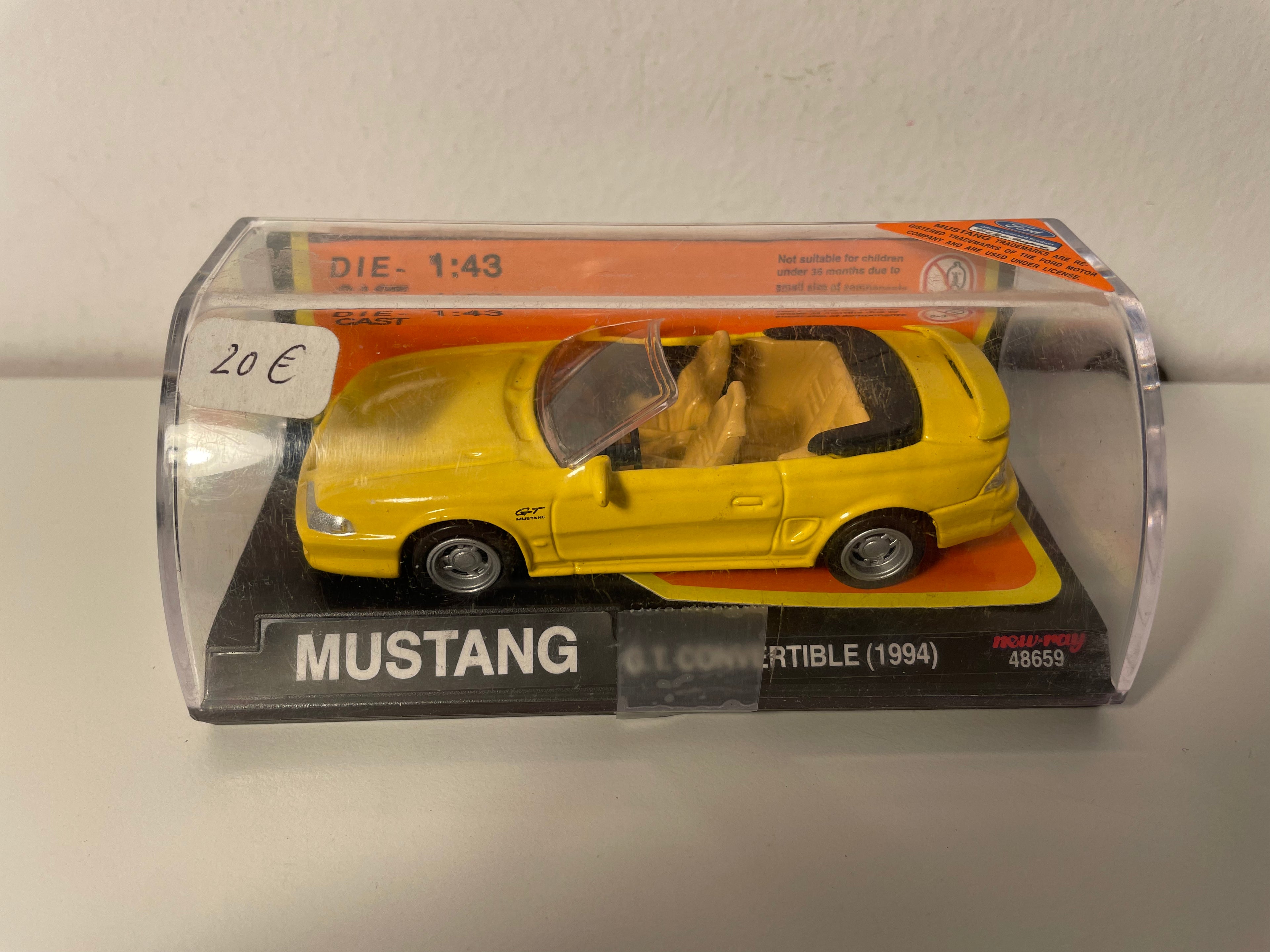 1994 Yellow Ford Mustang GT Convertible (American Car)