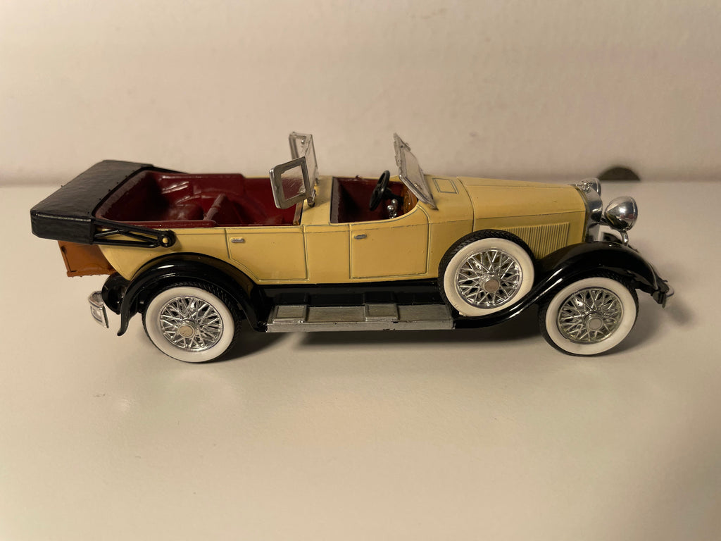 Lincoln beige et noire - RIO (voiture américaine) - boite plexi