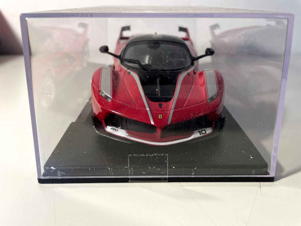 Ferrari FXX K Rood uit 2014 - BURAGO (schaal: 1/24)
