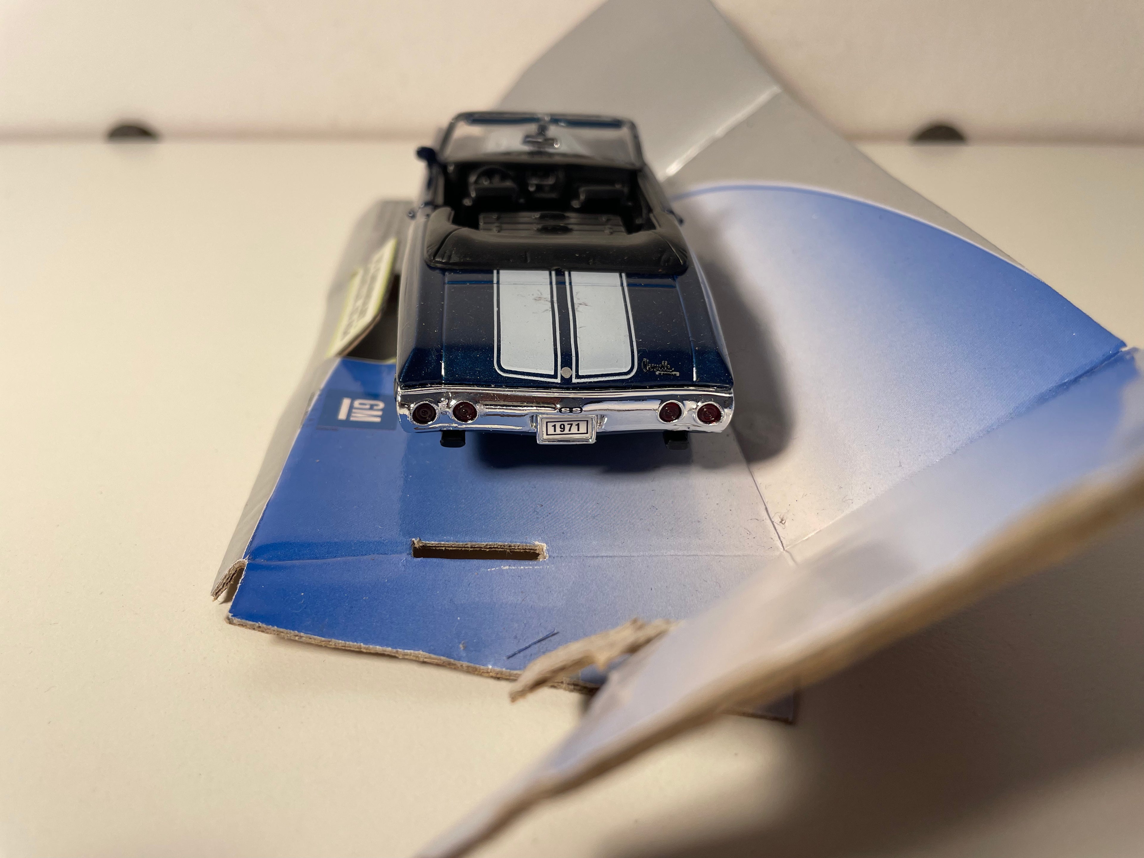 Chevrolet Chevelle SS 454 Azul e Branco - Welly (Carro Americano)
