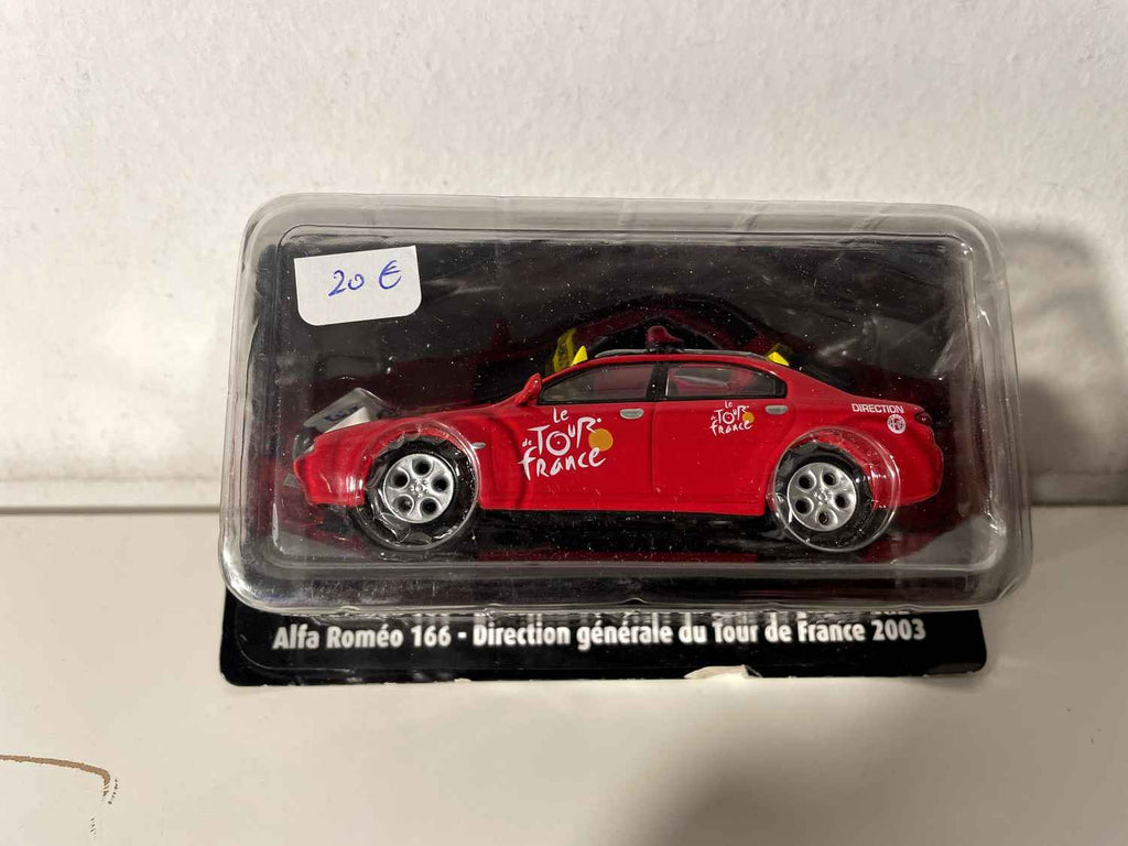 Alfa-Roméo 166 rouge direction générale du Tour de France de 2003