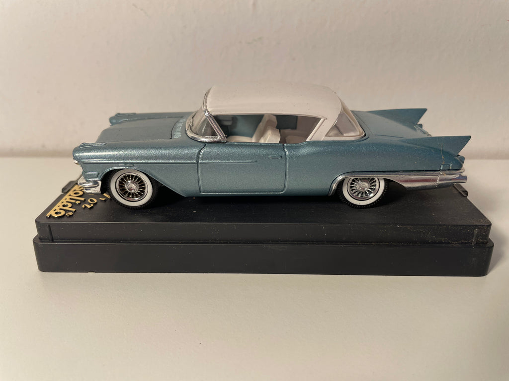 Cadillac Eldorado Séville bleue et toit blanc - Solido référence 4520 (voiture américaine)