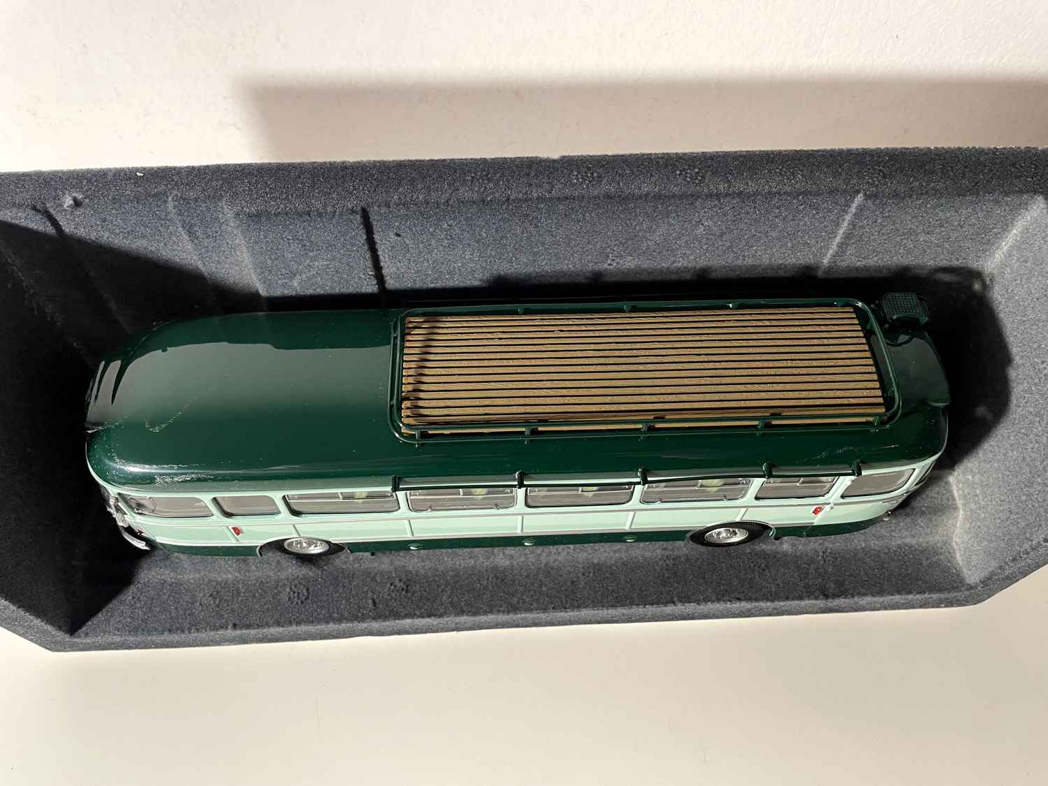 Bus SAVIEM Sc1 de 1964 vert et vert - NOREV + RENAULT (échelle: 1/43ème)