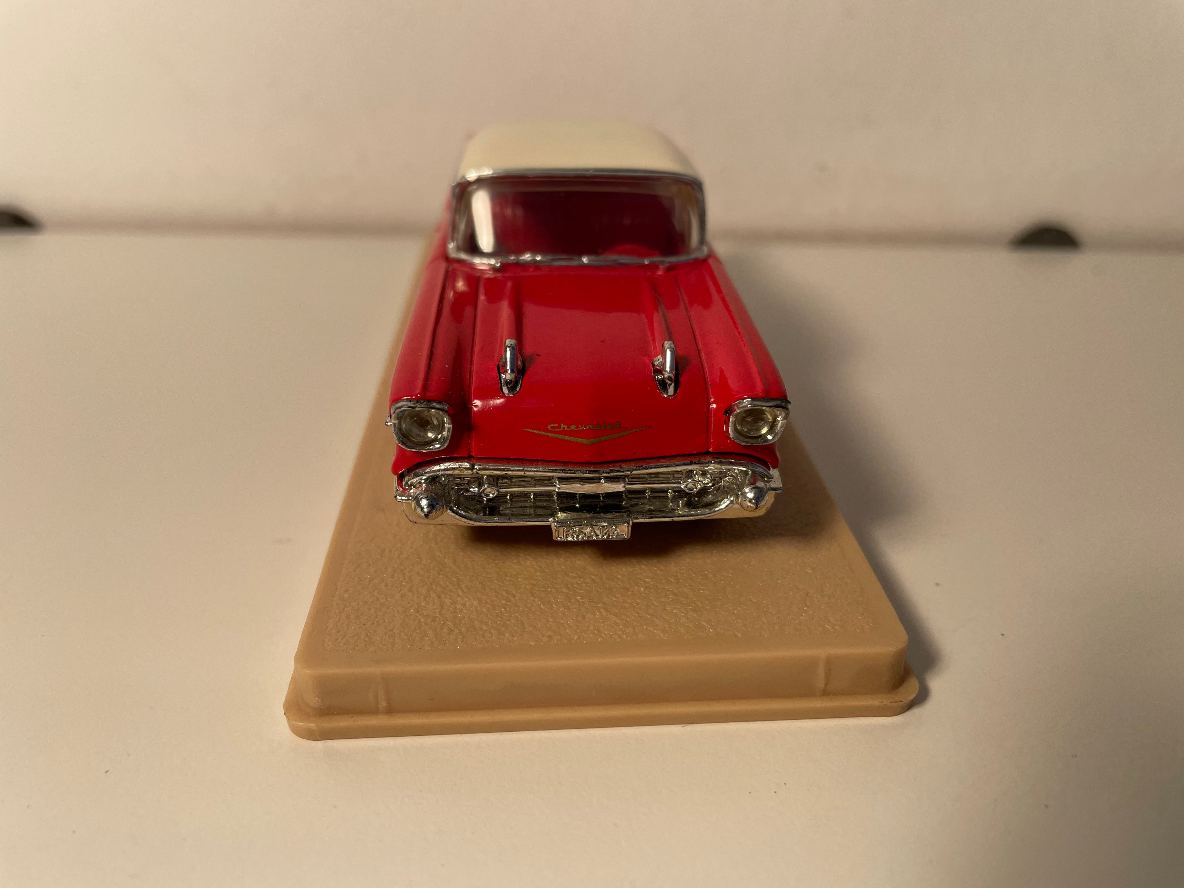 Chevrolet Bel-Air Sport Coupé czerwony - Dinky - Matchbox