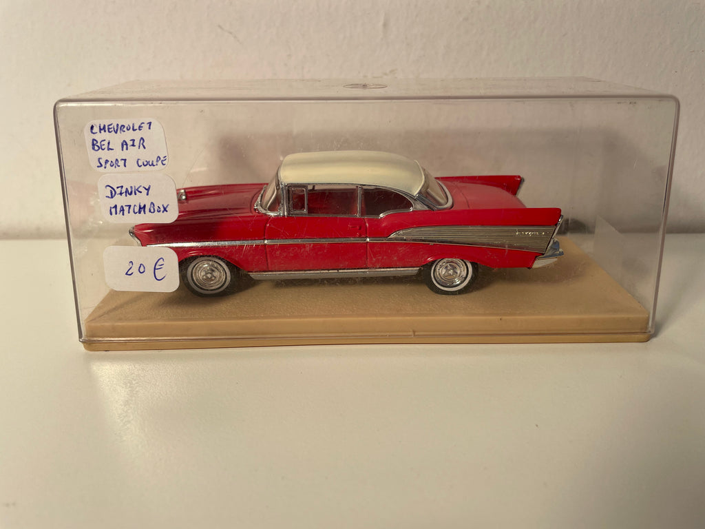 Chevrolet Bel-Air Sport Coupé rouge - Dinky - Matchbox (voiture américaine)