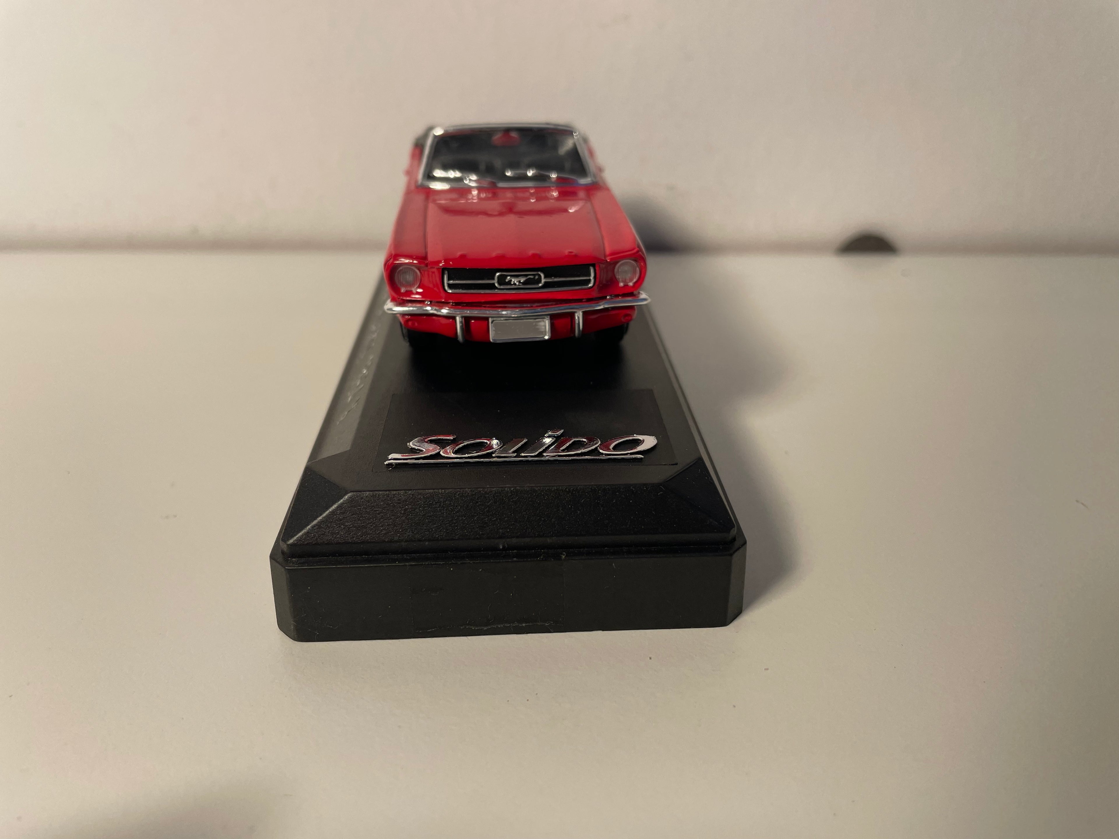 Ford Mustang rouge de 1964 - Solido référence 4540 (voiture amèricaine)