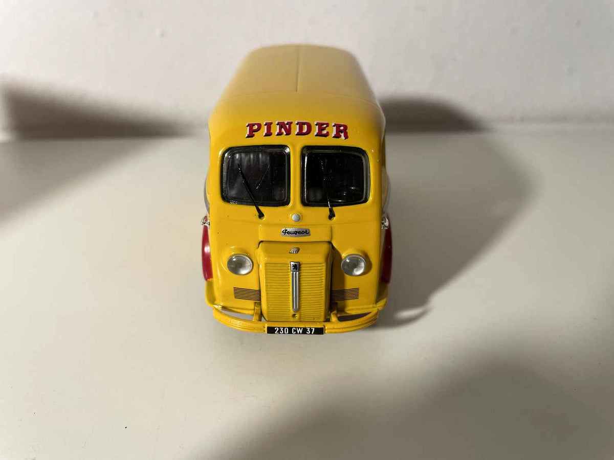 Pegeot D3A giel PINDER Servicen Reklamm - CORGI