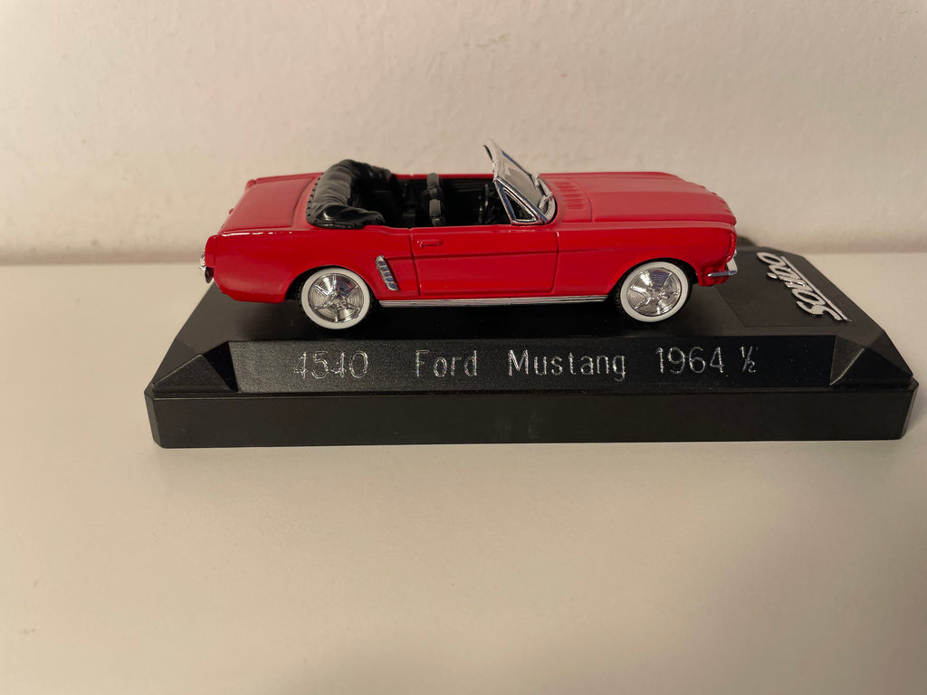 Ford Mustang rouge de 1964 - Solido référence 4540 (voiture amèricaine)
