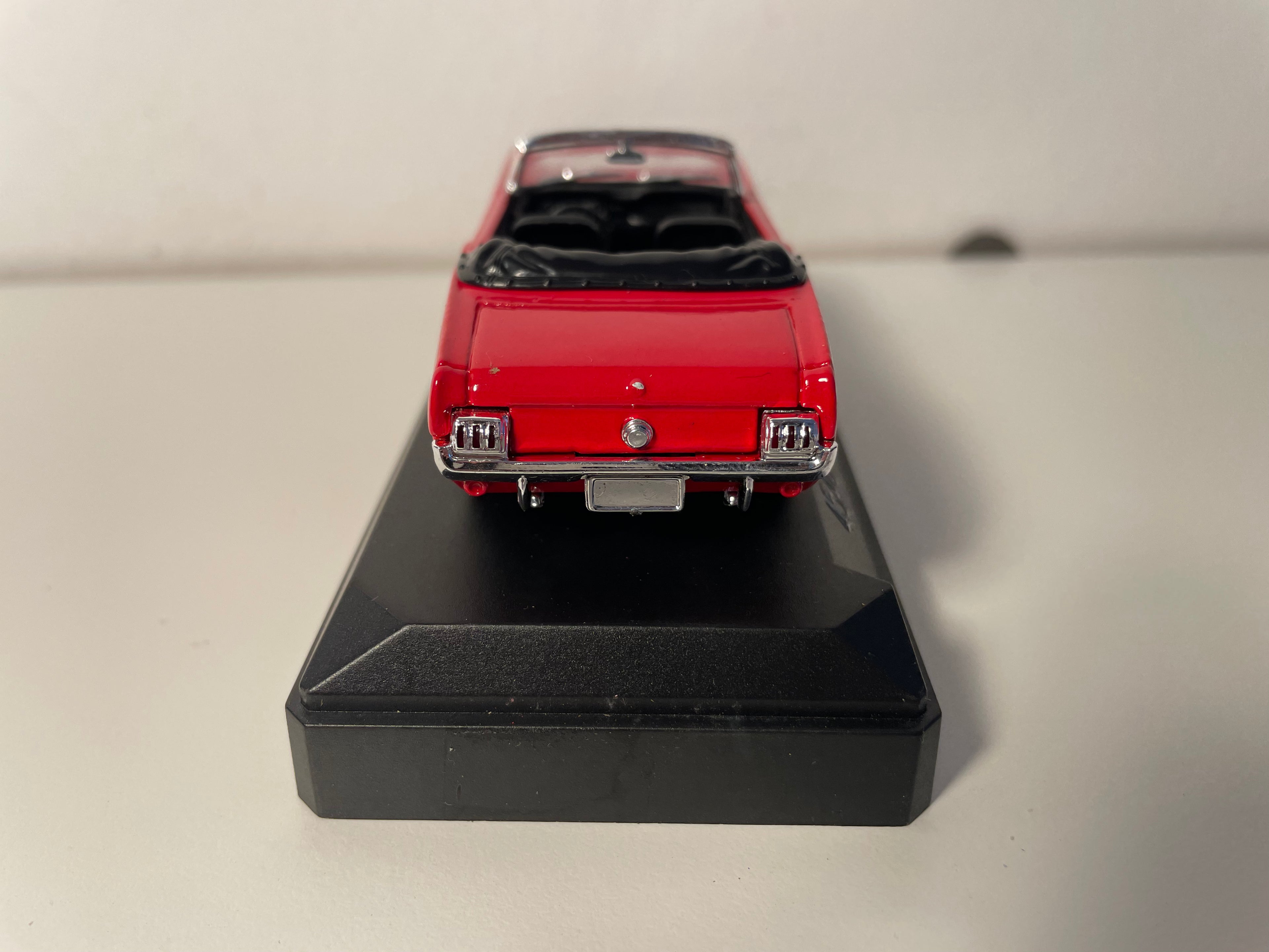 Ford Mustang rouge de 1964 - Solido référence 4540 (voiture amèricaine)