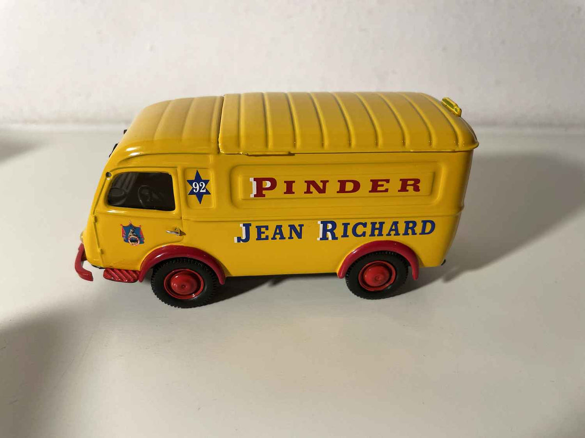 Renault 1000 Kg giel PINDER - Jean Richard - CORGI