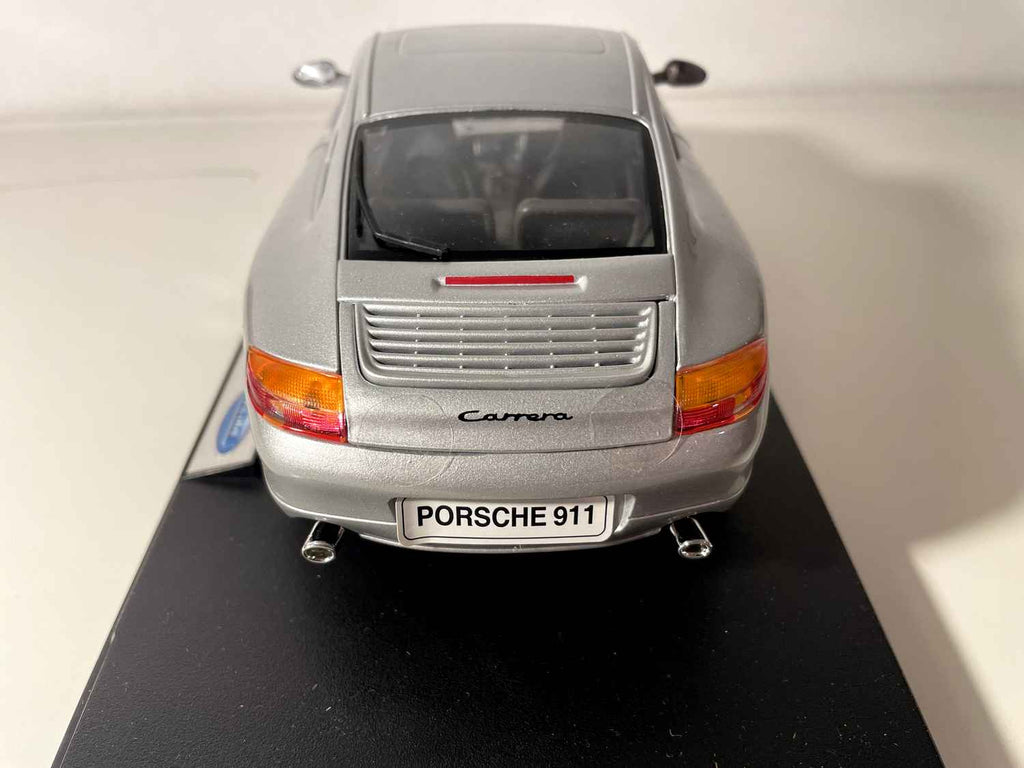 Porsche 911 (996) Grau von 1997 - WELLY (Maßstab: 1/18)