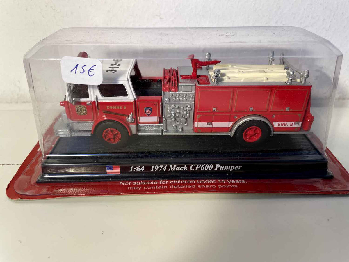 1974 Mack CF600 brandweerwagens (VS)