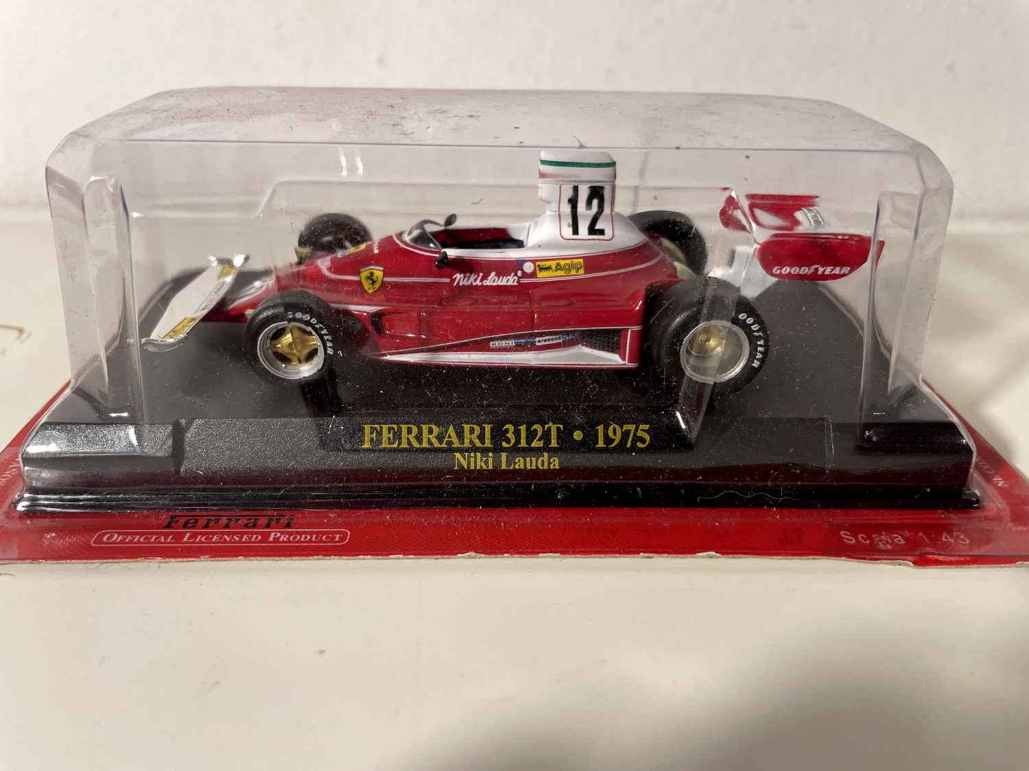 Ferrari 312T rouge et blanche numéro 12 de 1975 - Formule 1 - Niki Lauda