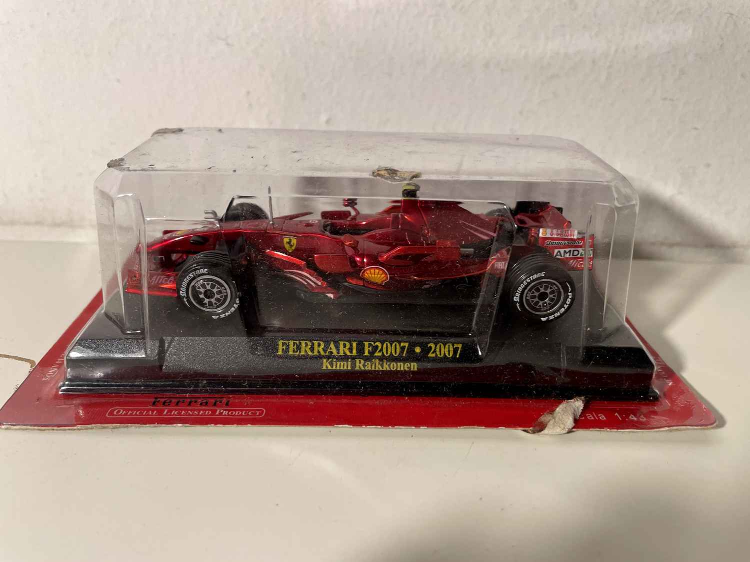 Ferrari F2007 rouge numéro 6 de 2007 - Formule 1 - Kimi Raikkonen