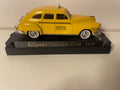 Chrysler Windsor jaune TAXI - Solido référence 4514 (voiture américaine)
