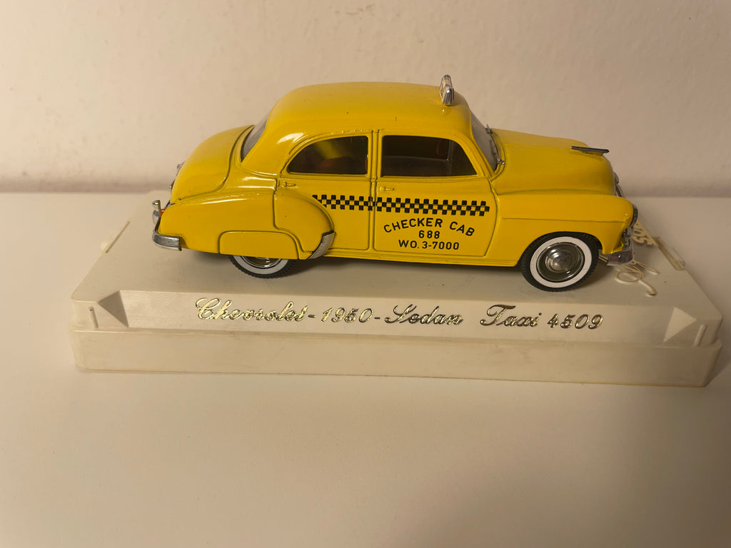 Chevrolet Sedan giel aus 1950 TAXI - Solido Referenz 4509 (amerikanescht Auto)