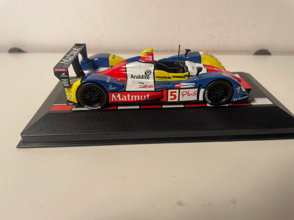 Courage Oreca LC70 niebieska, biała, czerwona i żółta numer 5 - 24 godziny Le Mans 2008