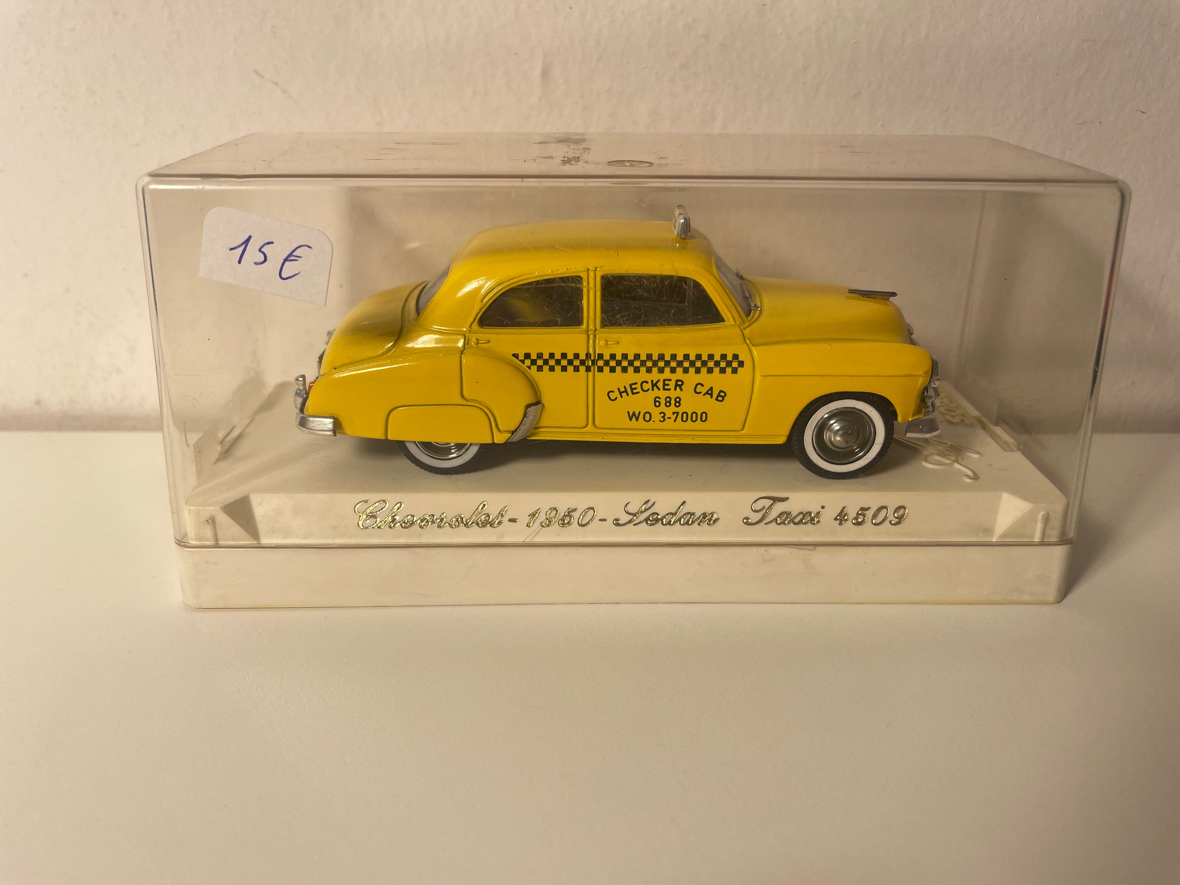 Chevrolet Sedan gialla del 1950 TAXI - Solido riferimento 4509 (auto americana)
