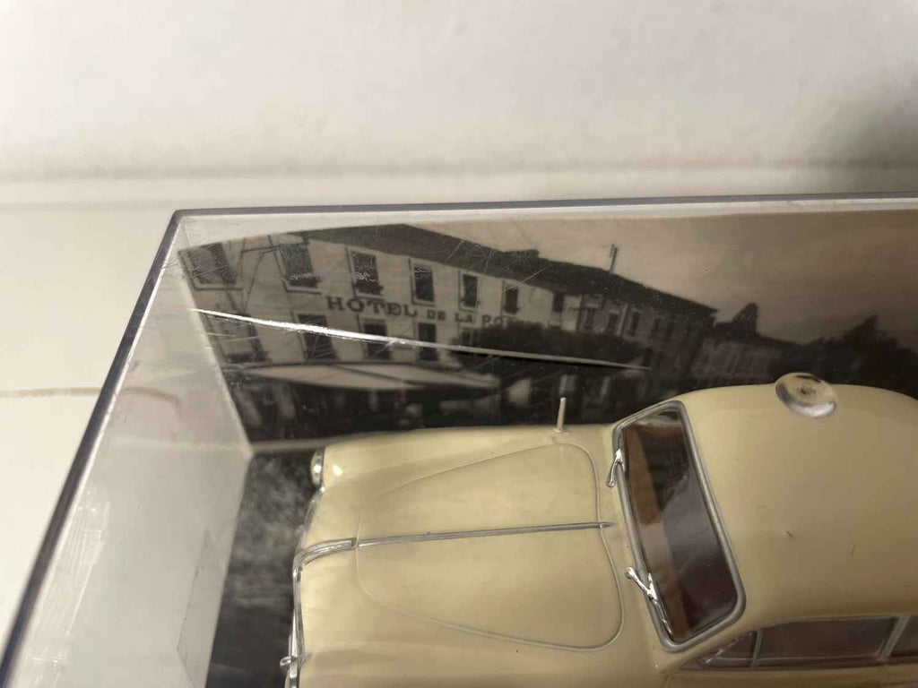 Delahaye 235 coach beige/crème uit 1952