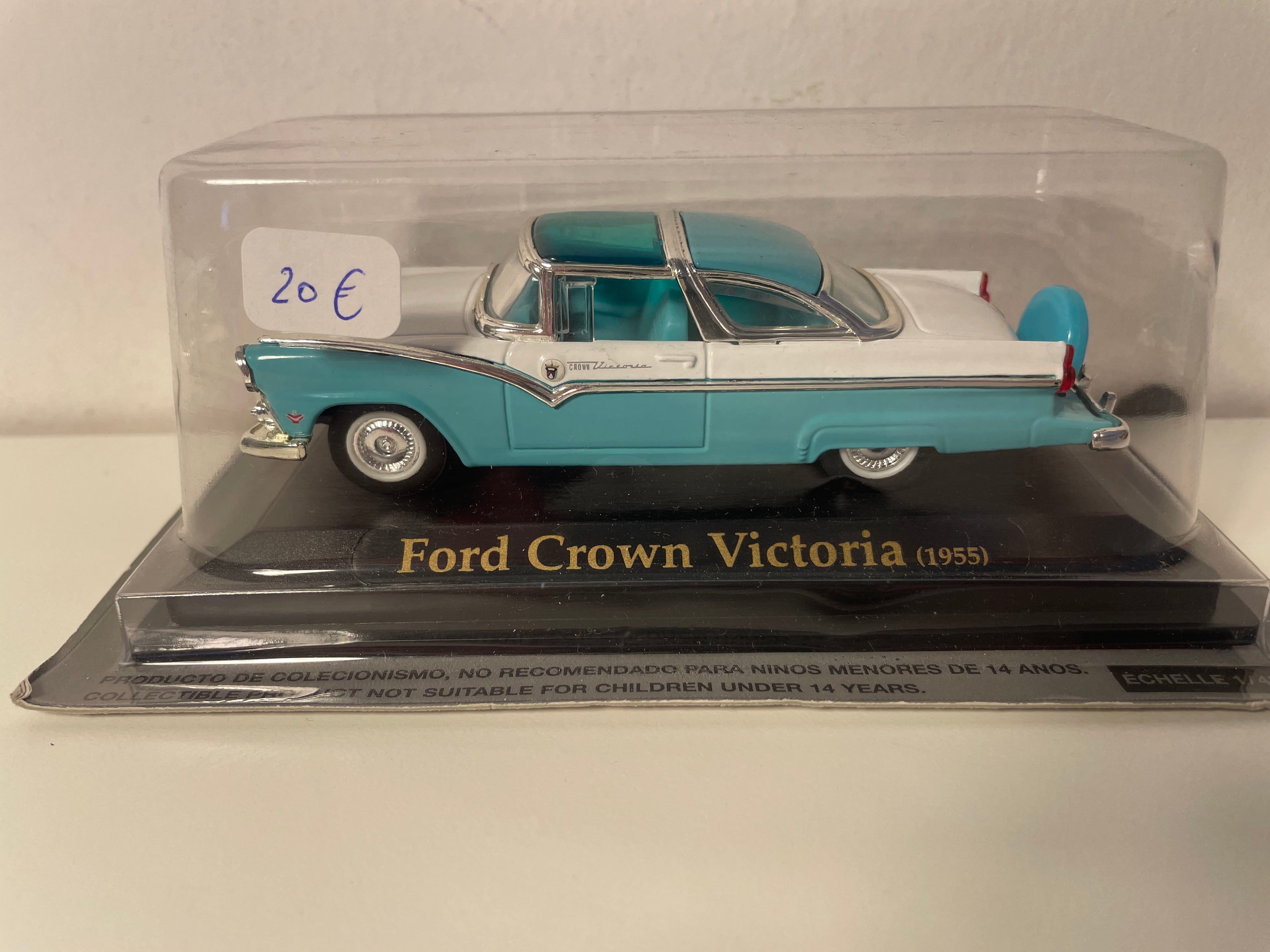 1955 White and Blue Ford Crown Victoria (American Car)